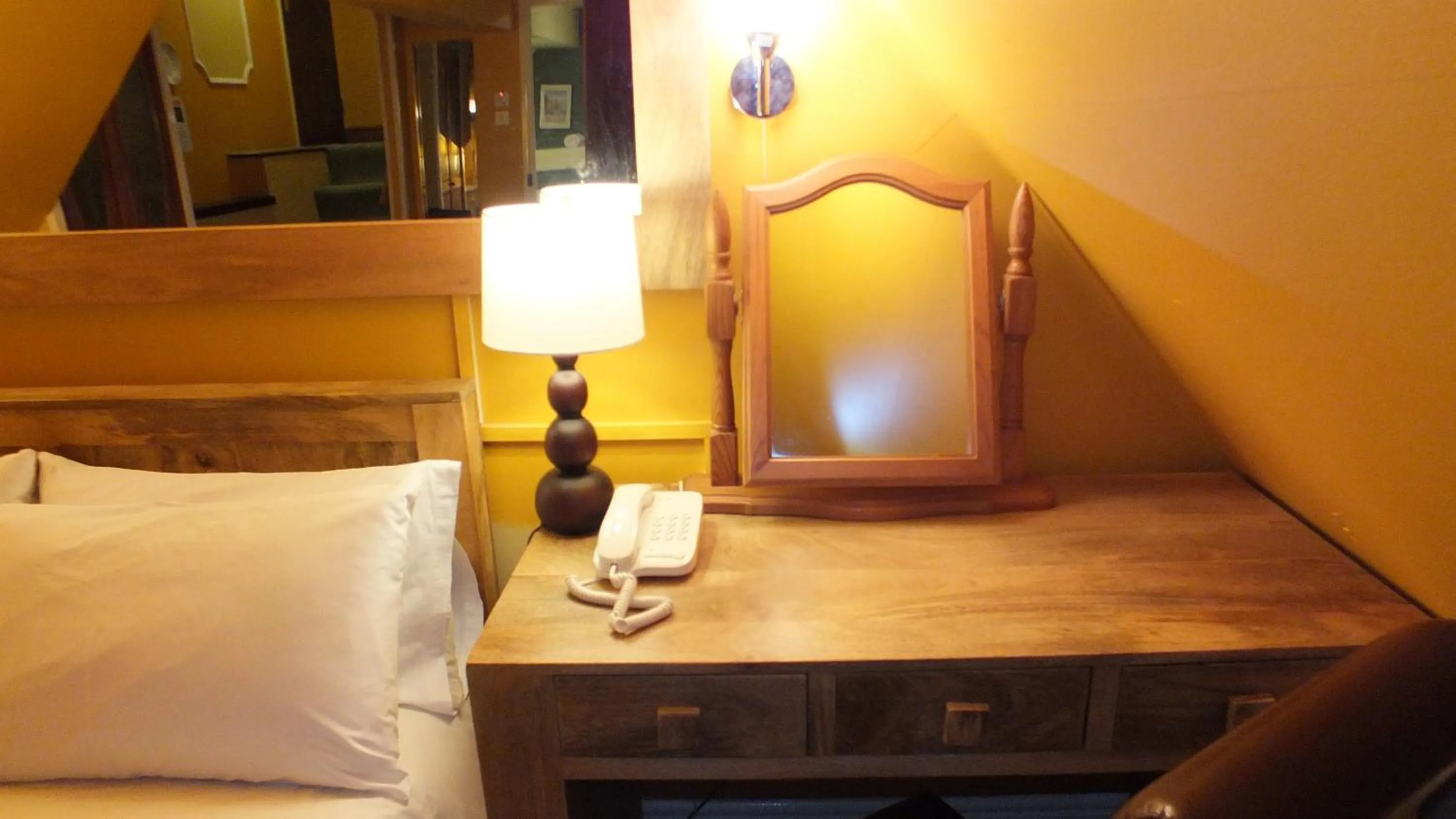 Decorative detail, Bed in Clifton Hampden B&B