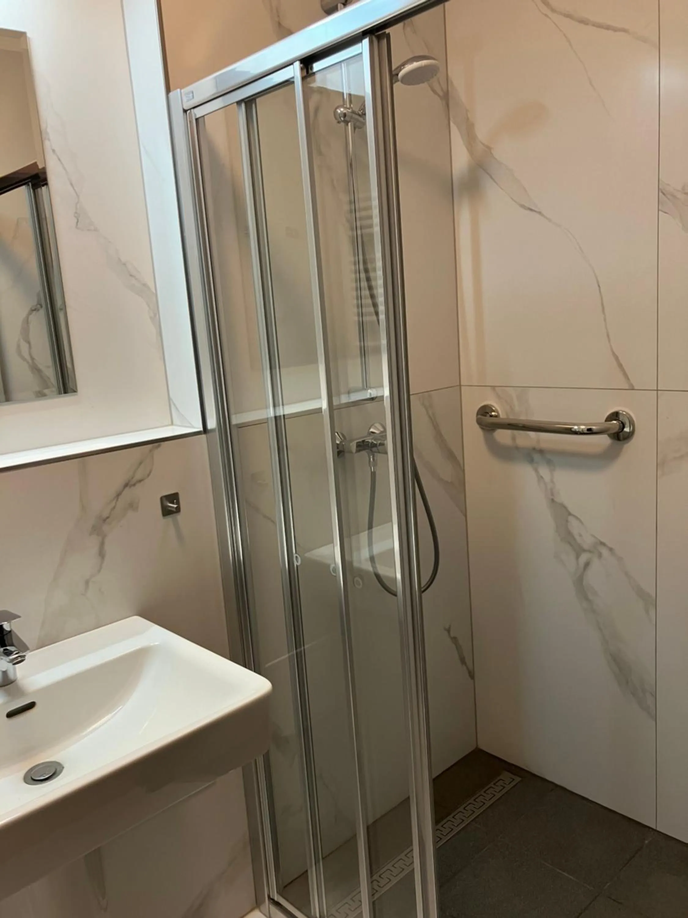 Shower in Hotel Villa