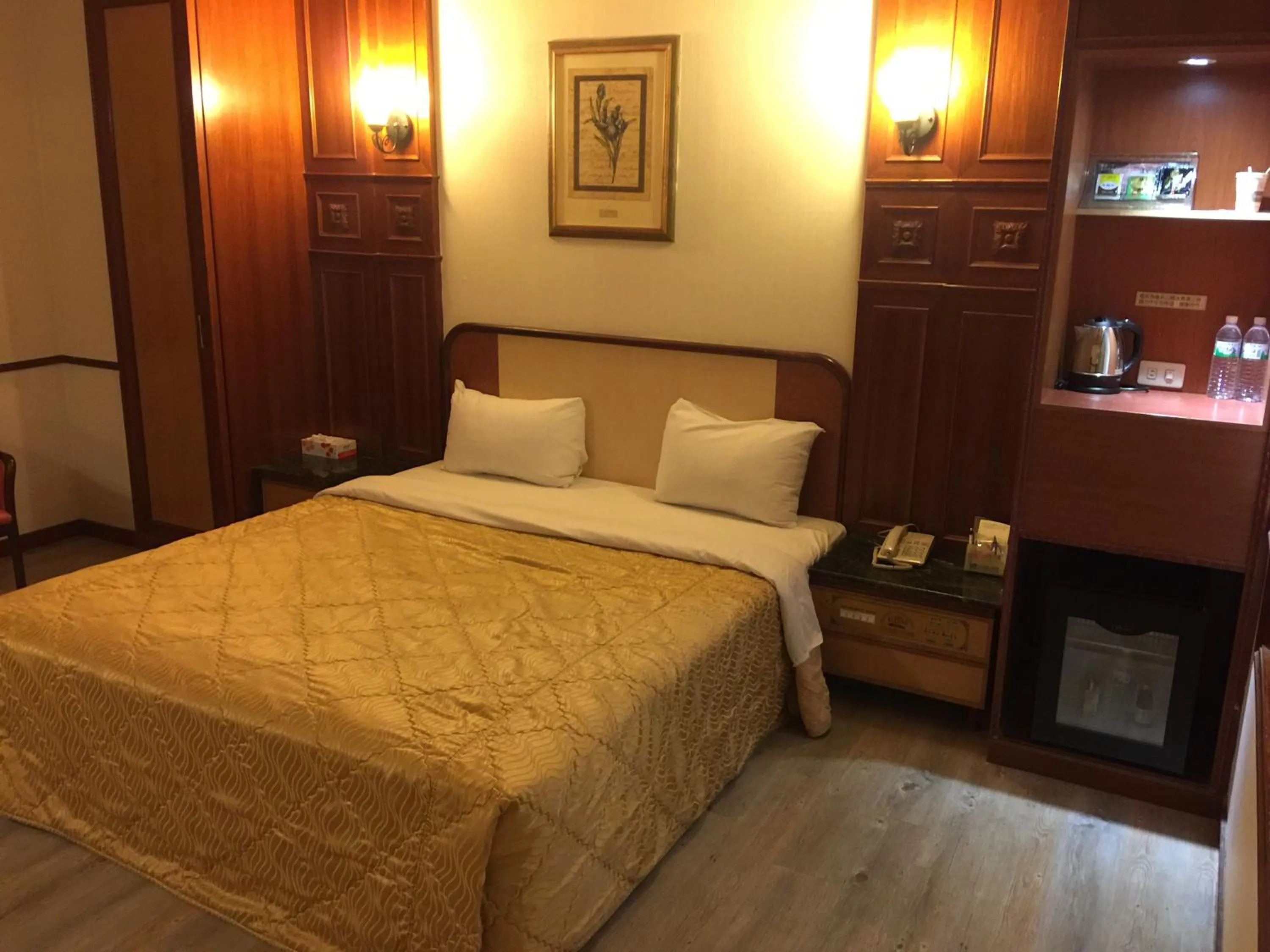 Bed in ChangSing Business Motel