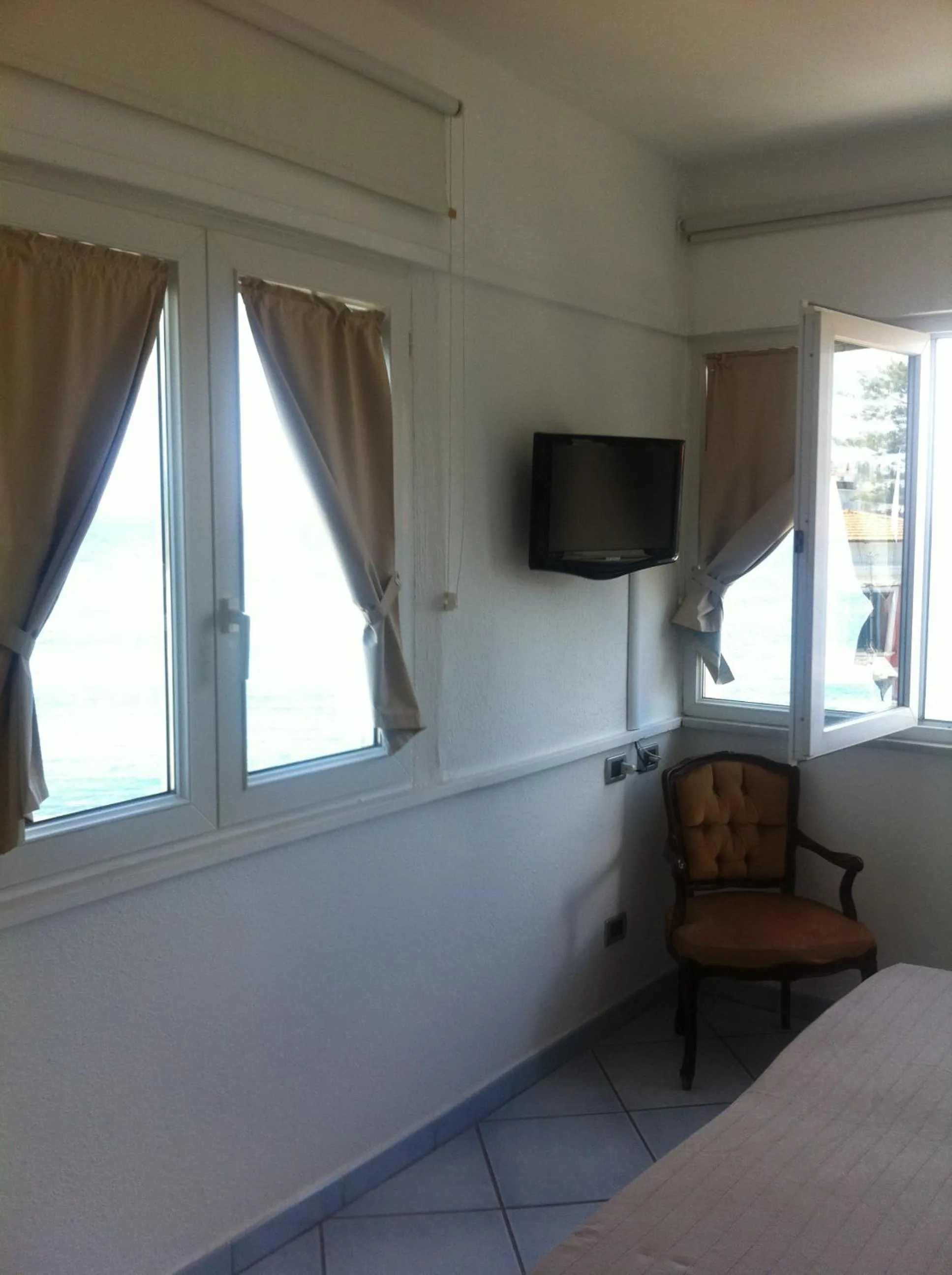 Decorative detail, Bed in Excelsior Mare Suite