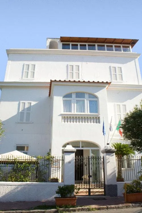 Facade/entrance in Excelsior Mare Suite