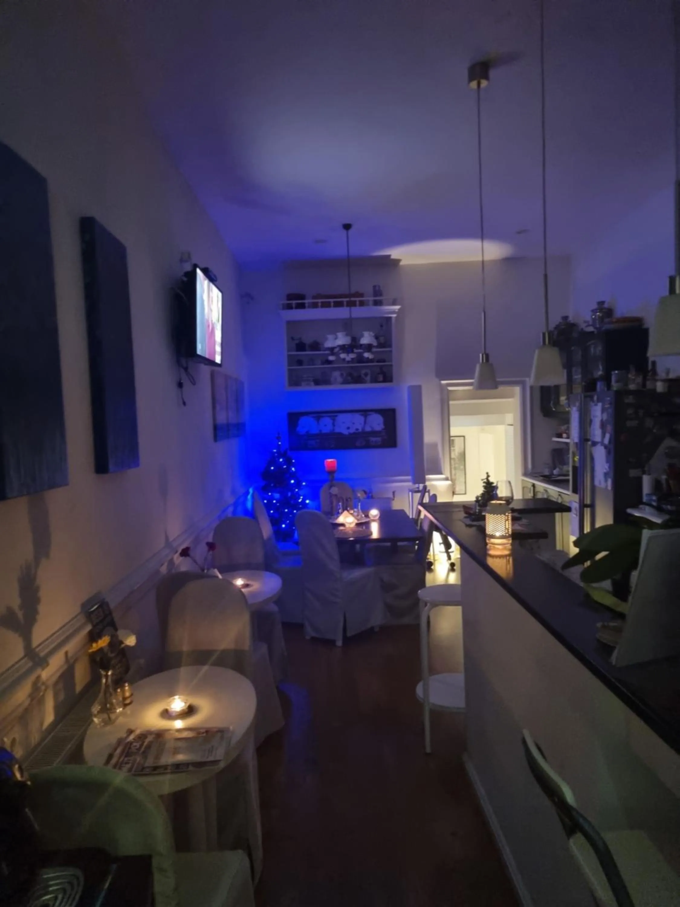 TV and multimedia in Connection Guesthouse