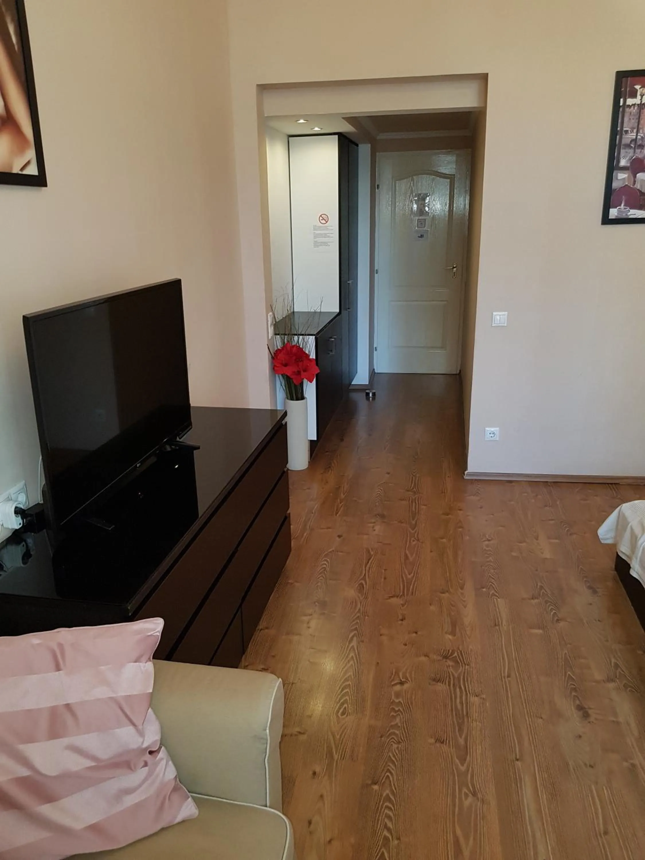 Photo of the whole room in Connection Guesthouse