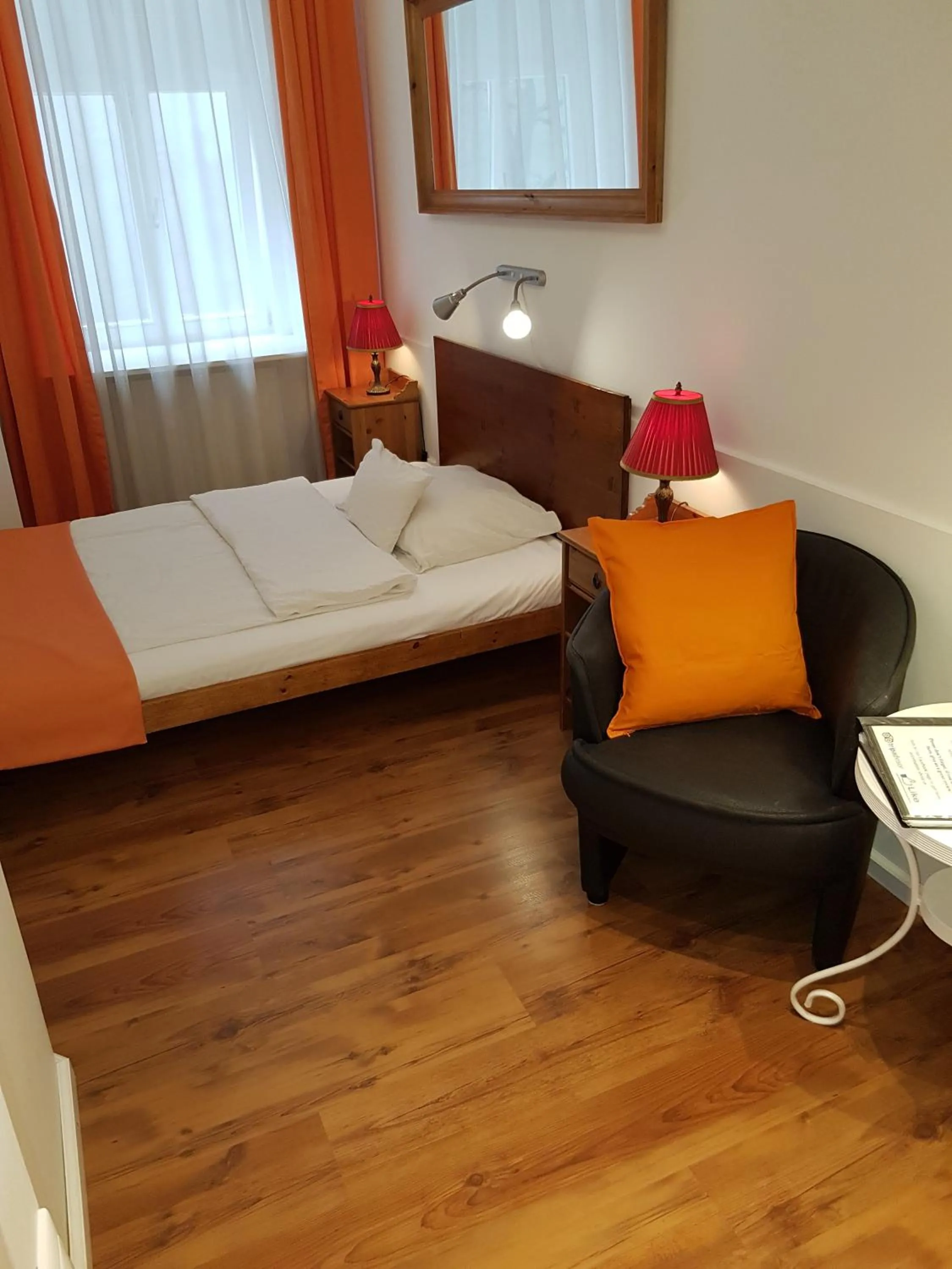 Photo of the whole room, Bed in Connection Guesthouse