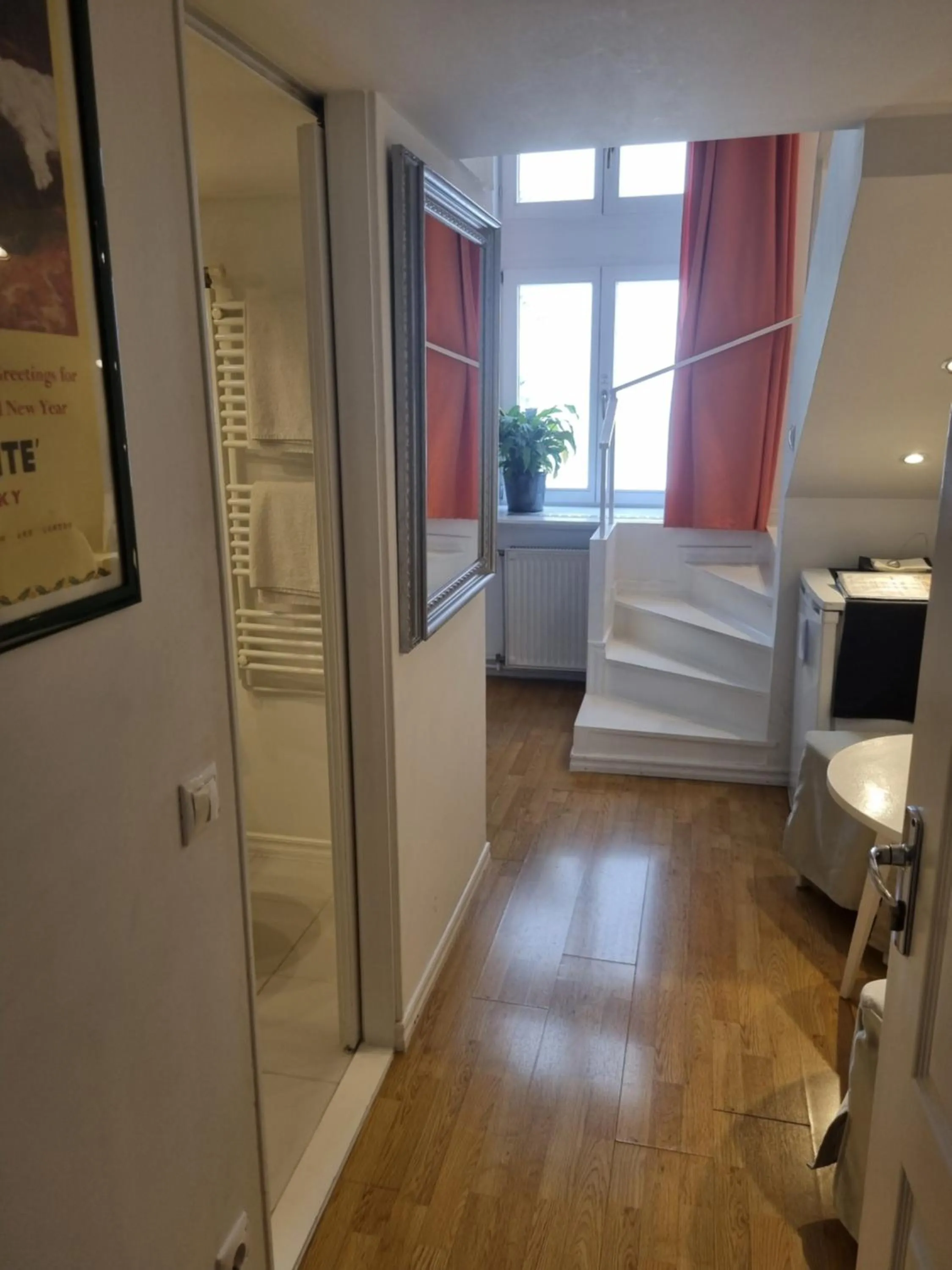 Photo of the whole room, Bed in Connection Guesthouse