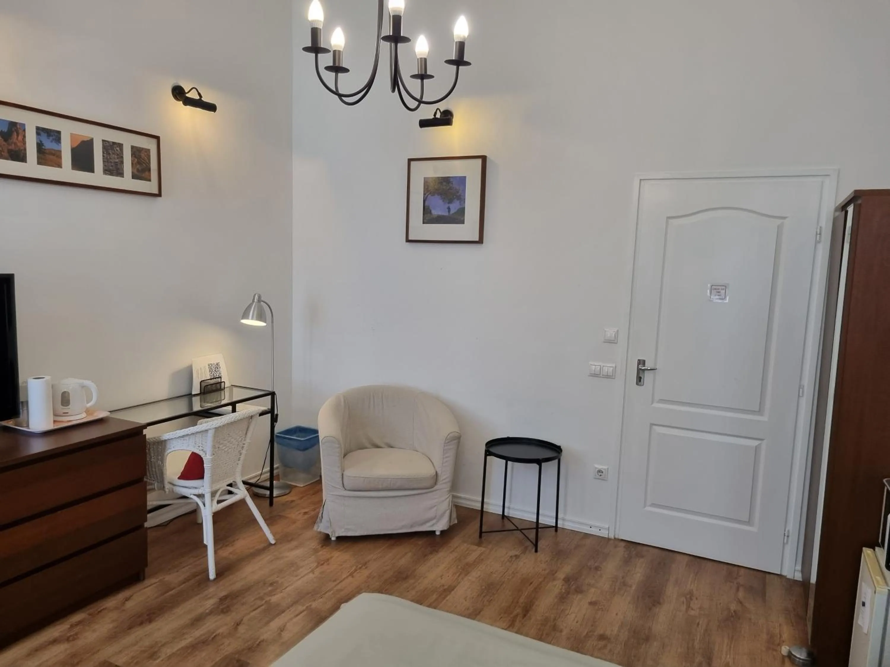 Photo of the whole room in Connection Guesthouse