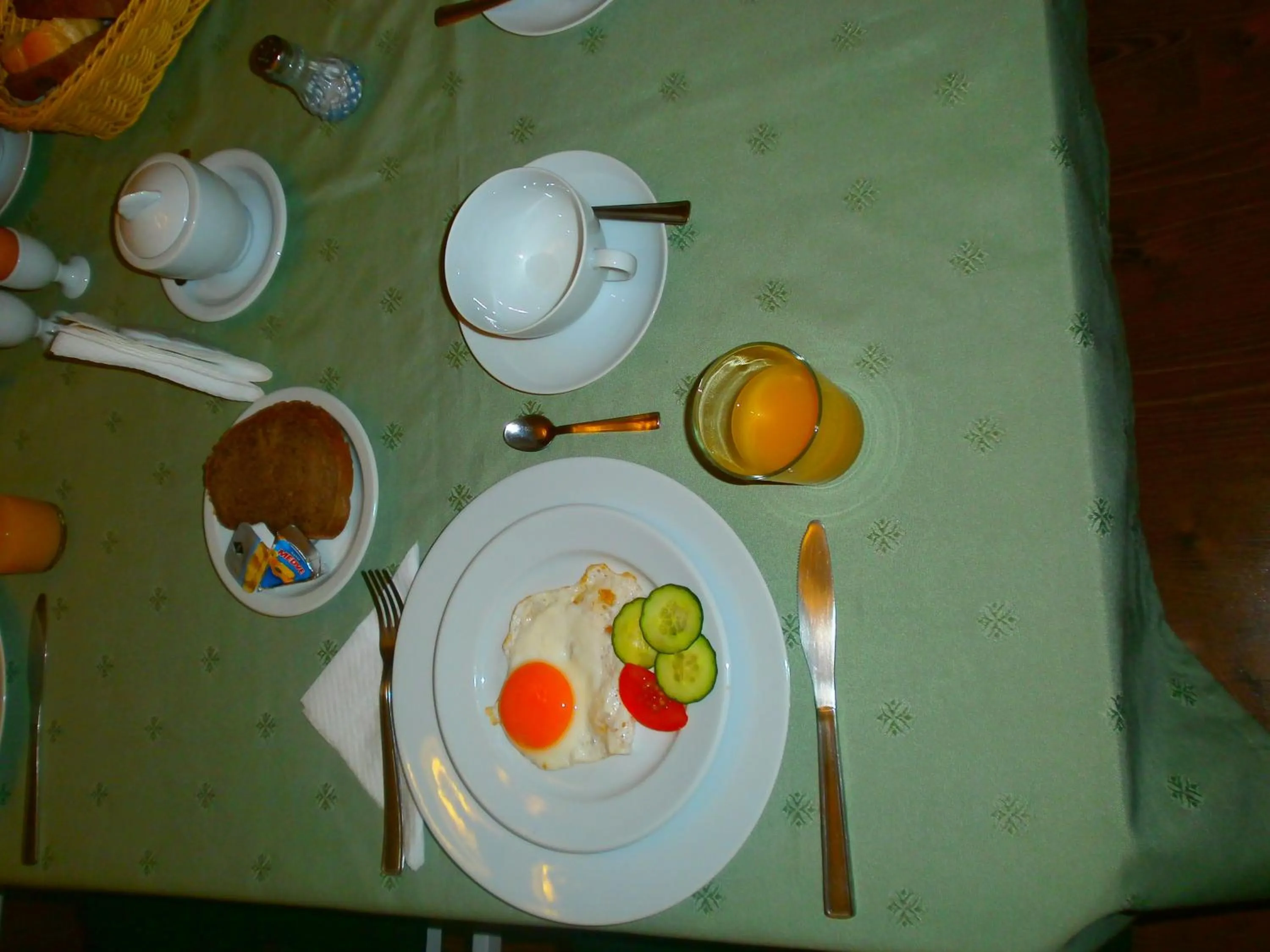 Food and drinks in Connection Guesthouse