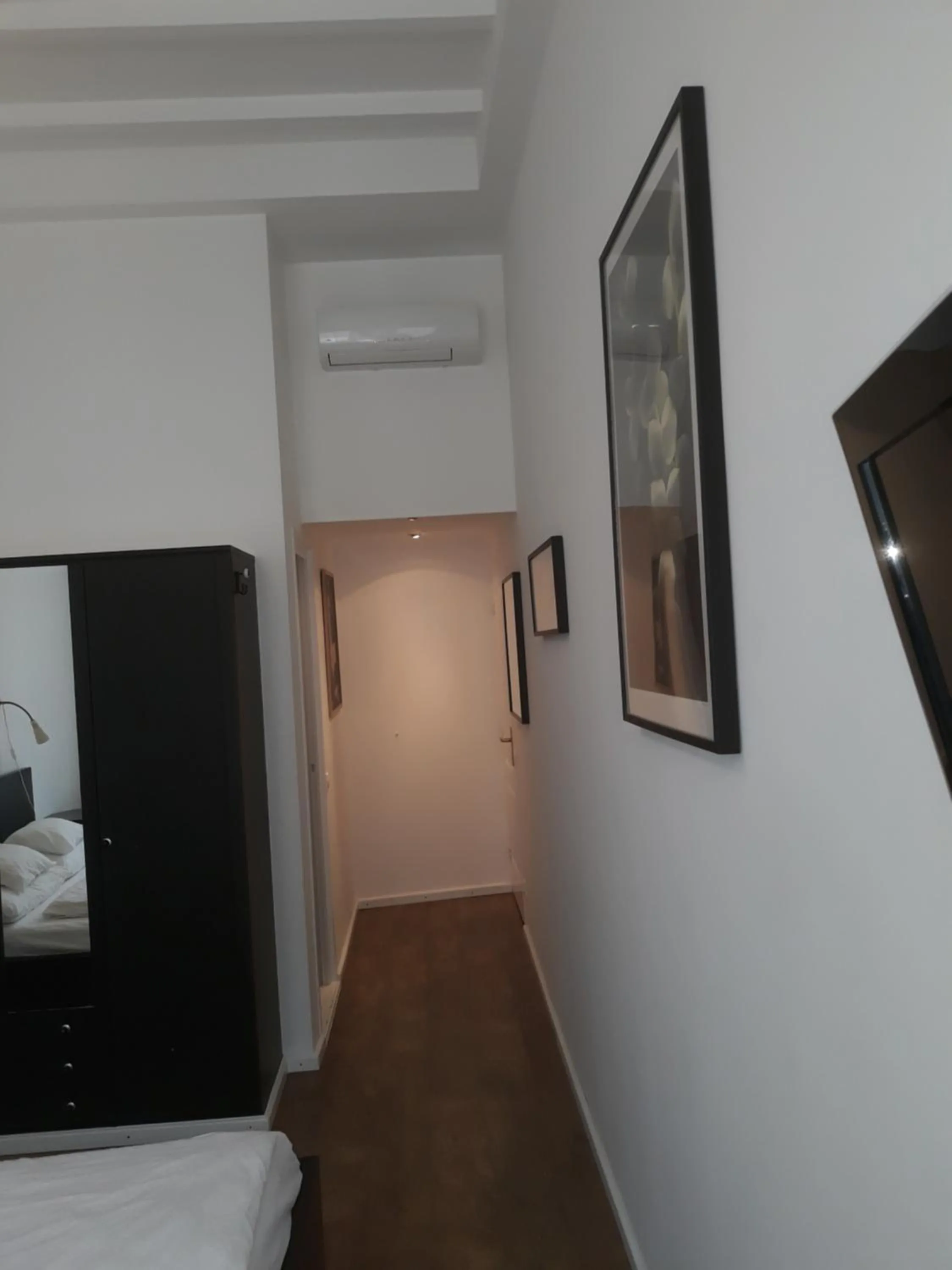 Communal lounge/ TV room, Bed in Connection Guesthouse