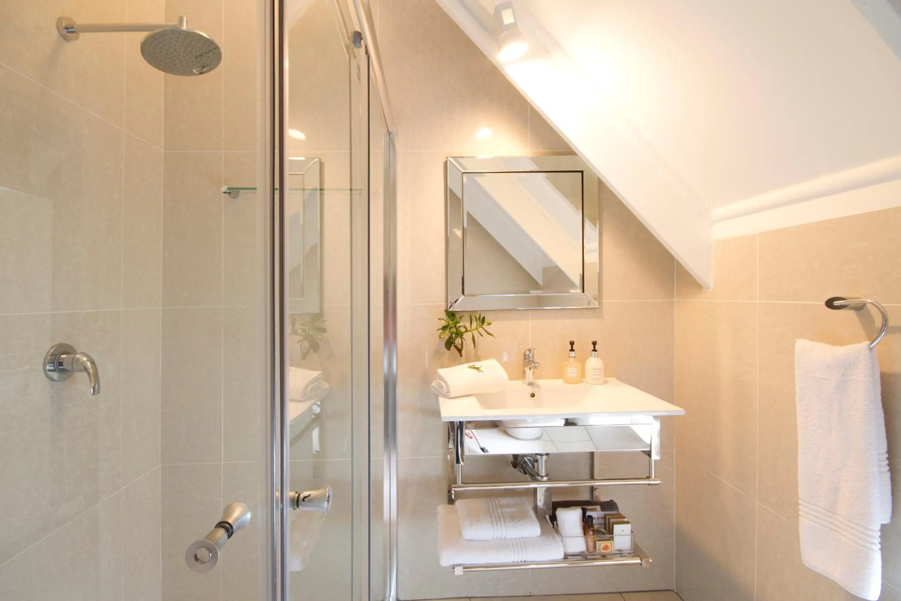 Deluxe Room in Loerie's Call Guesthouse