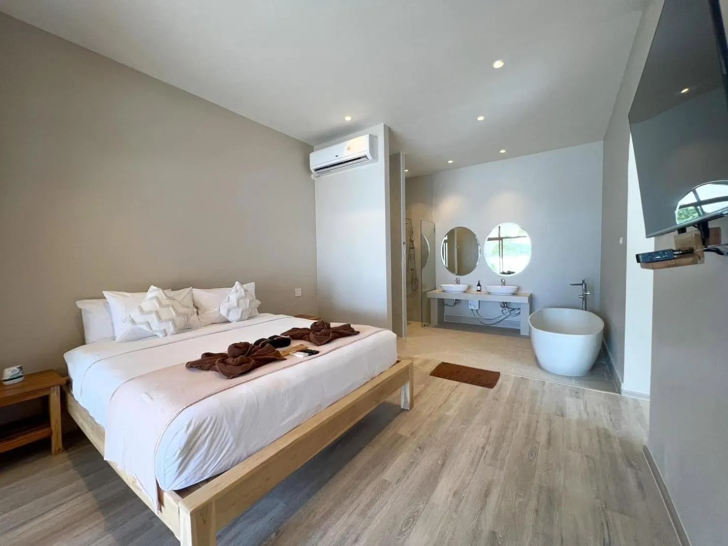 Bed in Siam Beach Resort Koh Kood