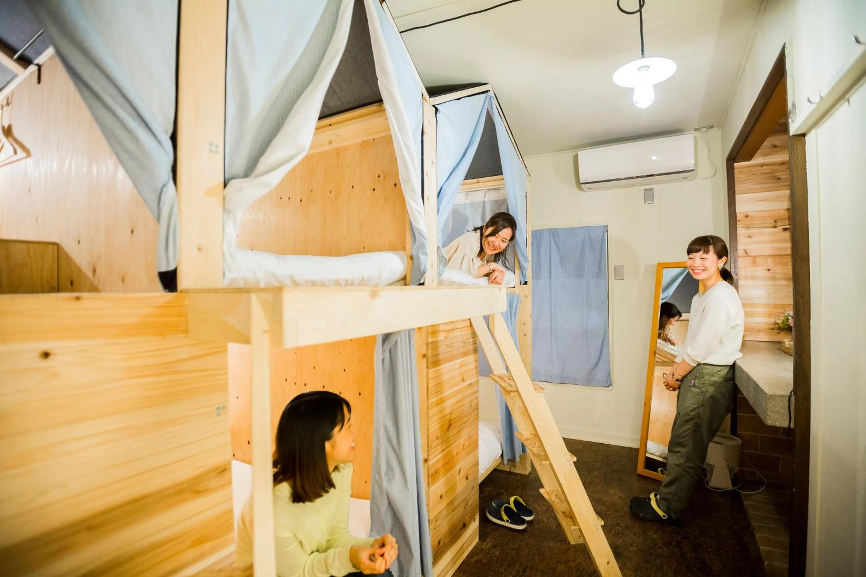 bunk bed in Kobe Guesthouse MAYA
