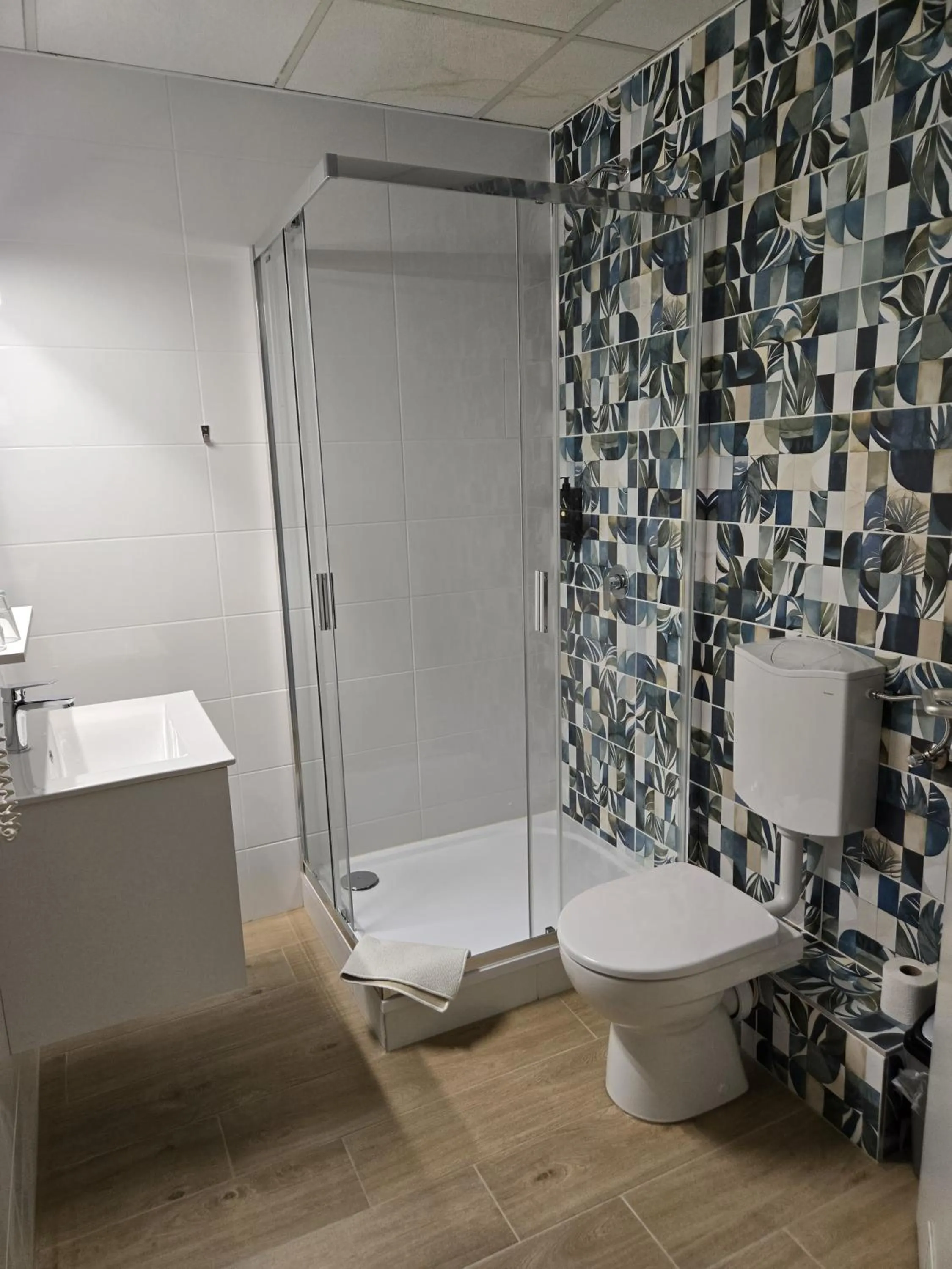 Bathroom in Gartner Hotel