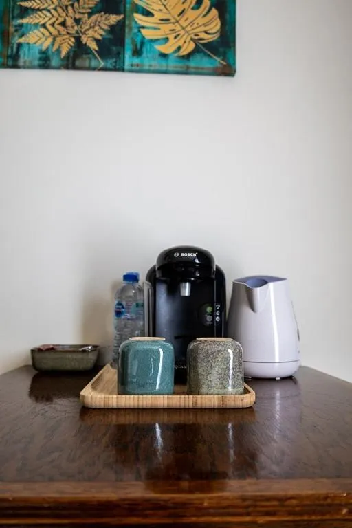 Coffee/tea facilities in Logis Hotel du Lac