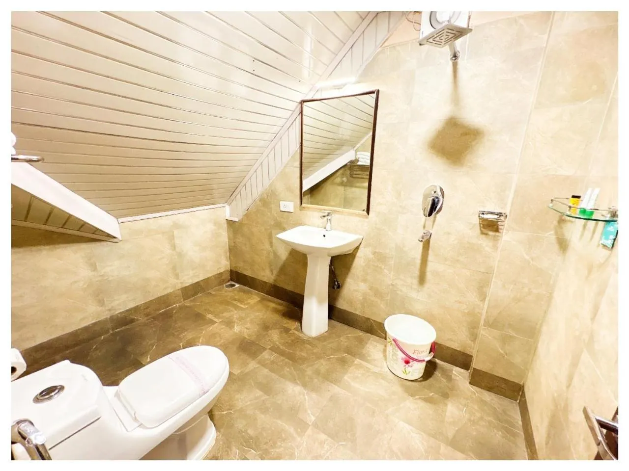 Bathroom in Hotel Zambala Retreat & Spa Darjeeling