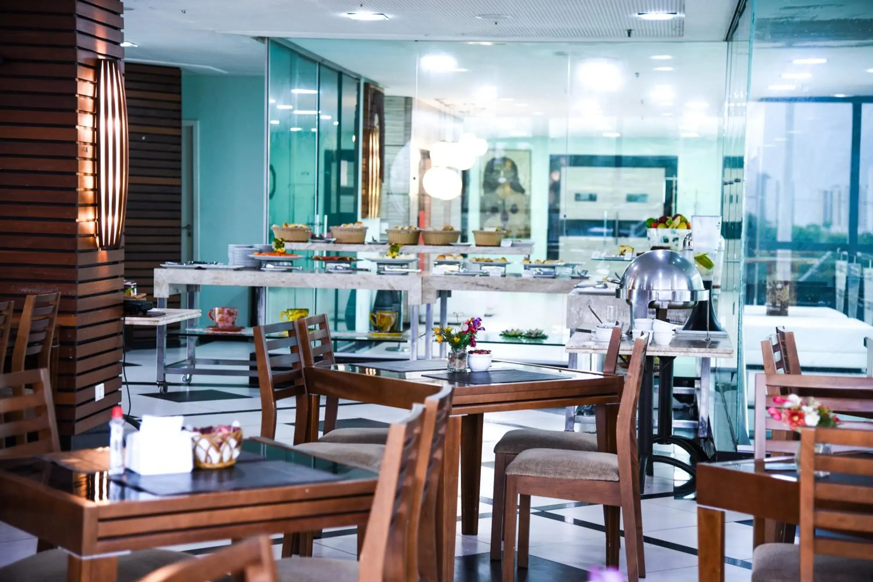 Restaurant/places to eat in Veleiros Mar Hotel Restaurant/places to eat in Veleiros Mar Hotel