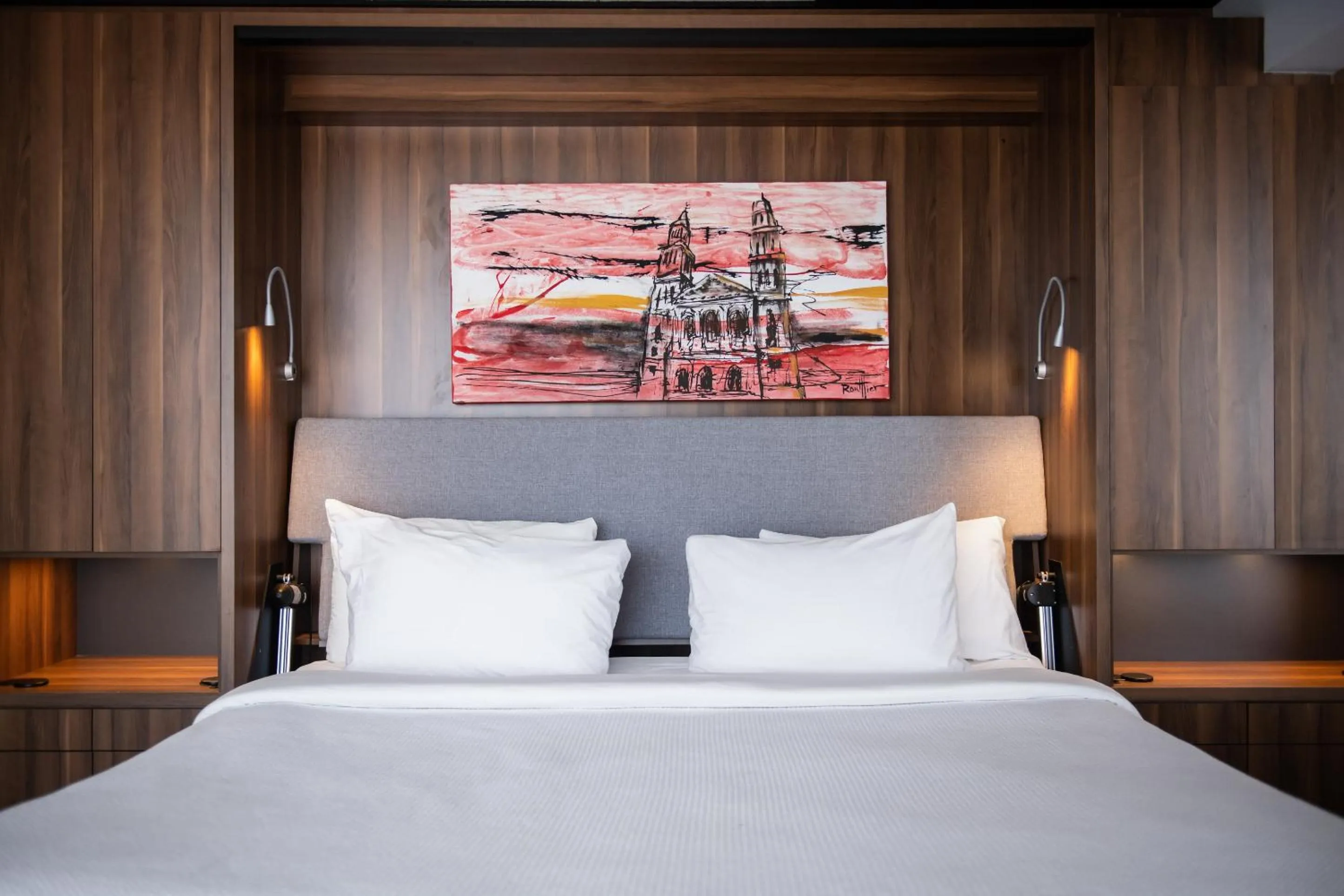 Bed in Hotel Chicoutimi, affilié à Hyvi