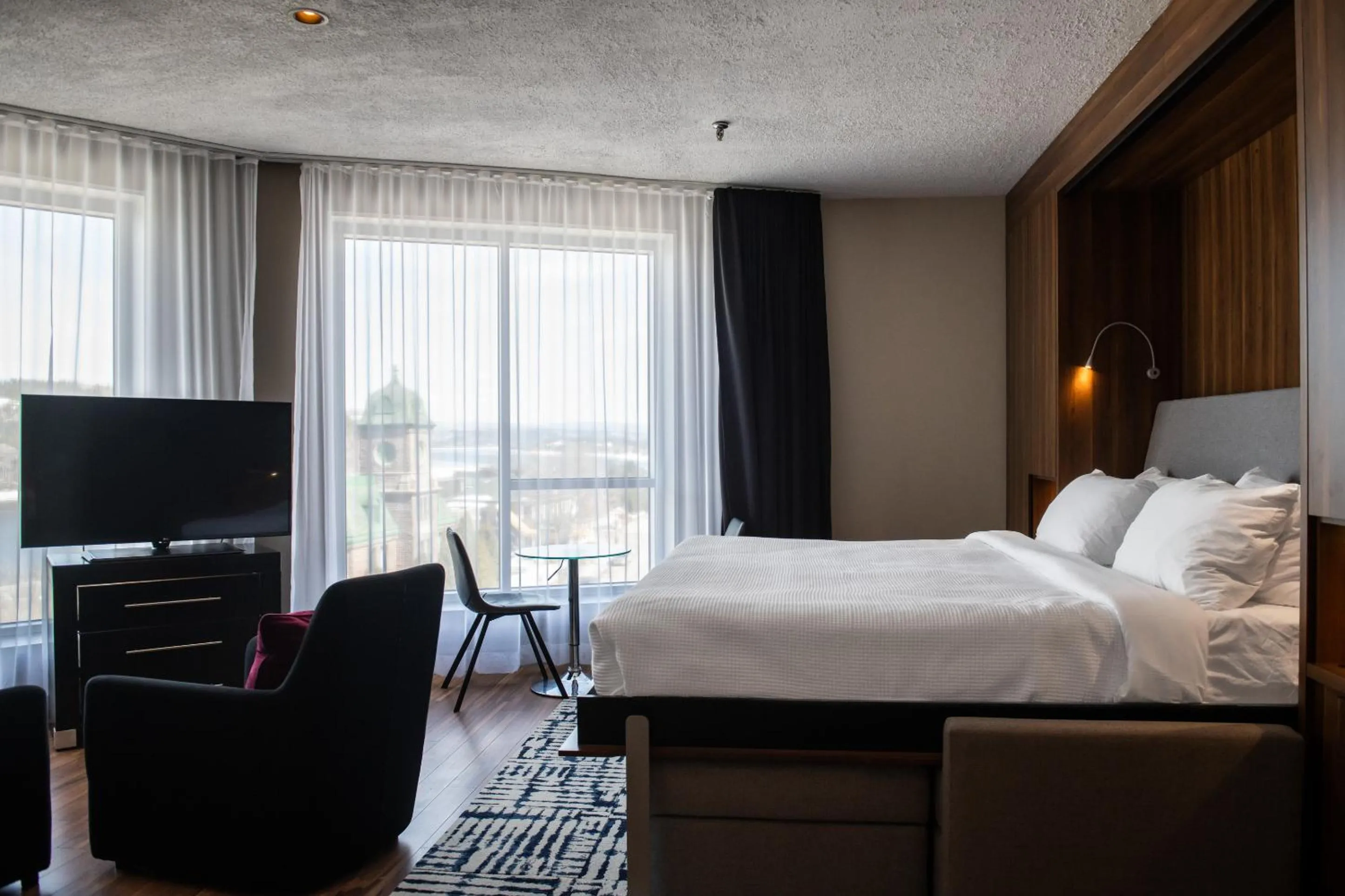 Bed in Hotel Chicoutimi, affilié à Hyvi