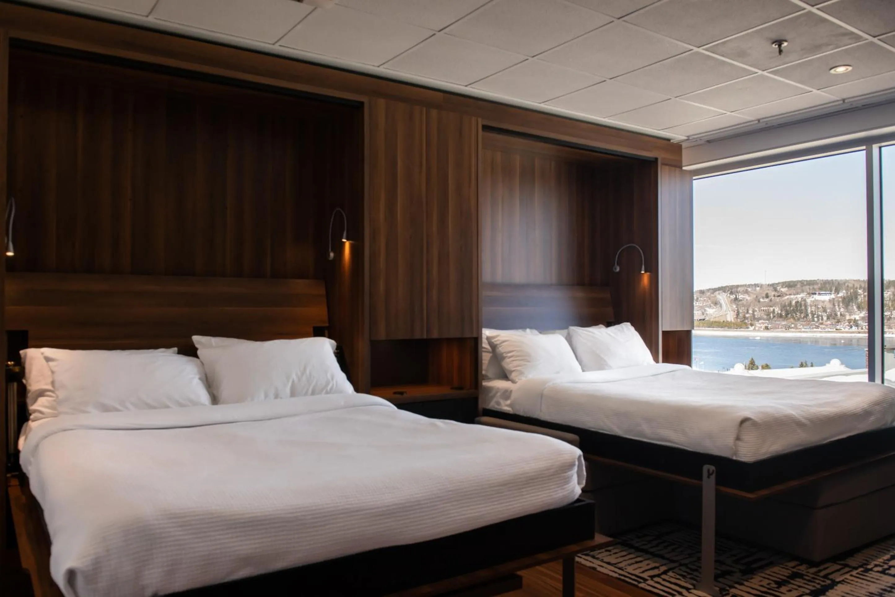 Bed in Hotel Chicoutimi, affilié à Hyvi