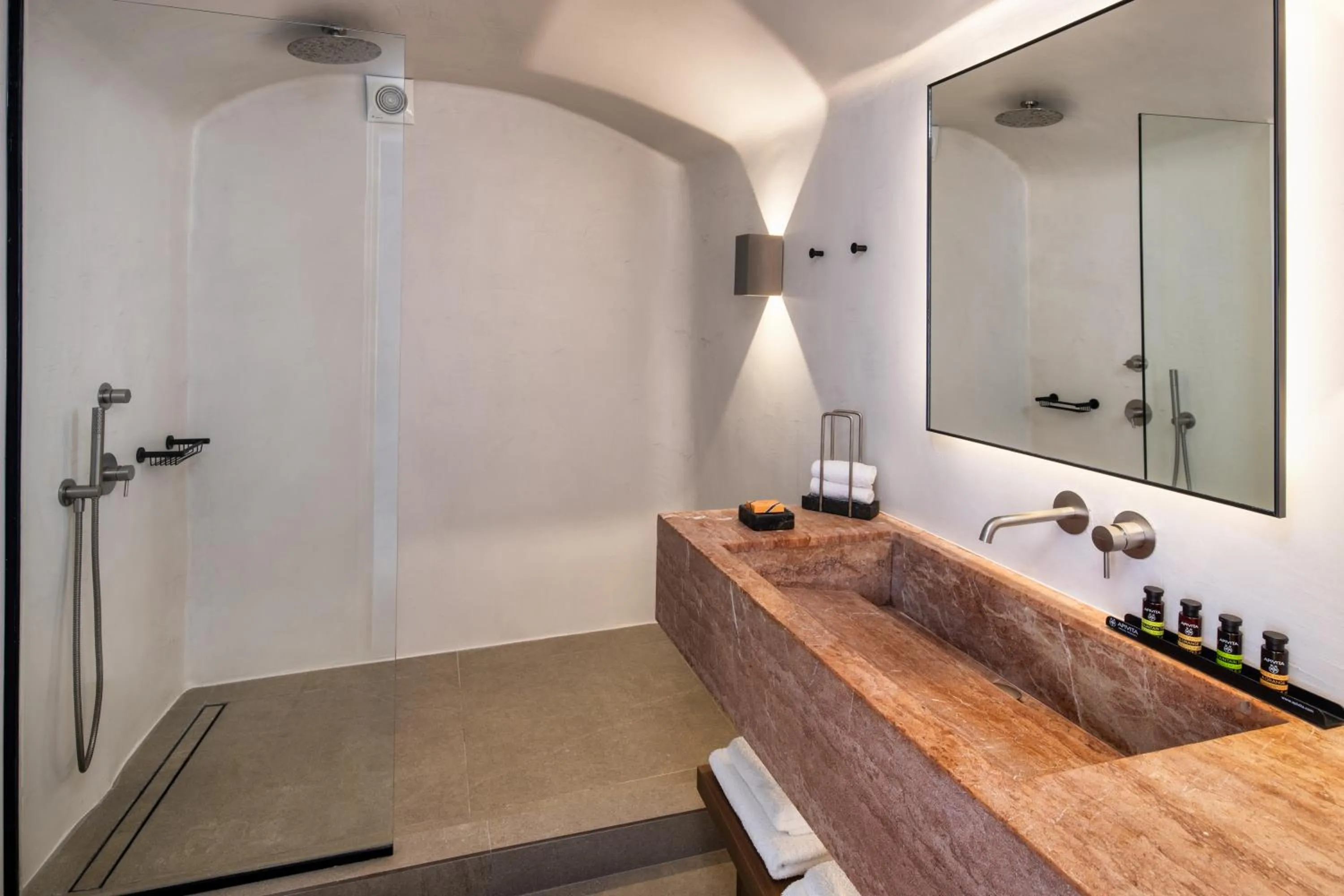 Shower in Ira Hotel & Spa - Adults Only