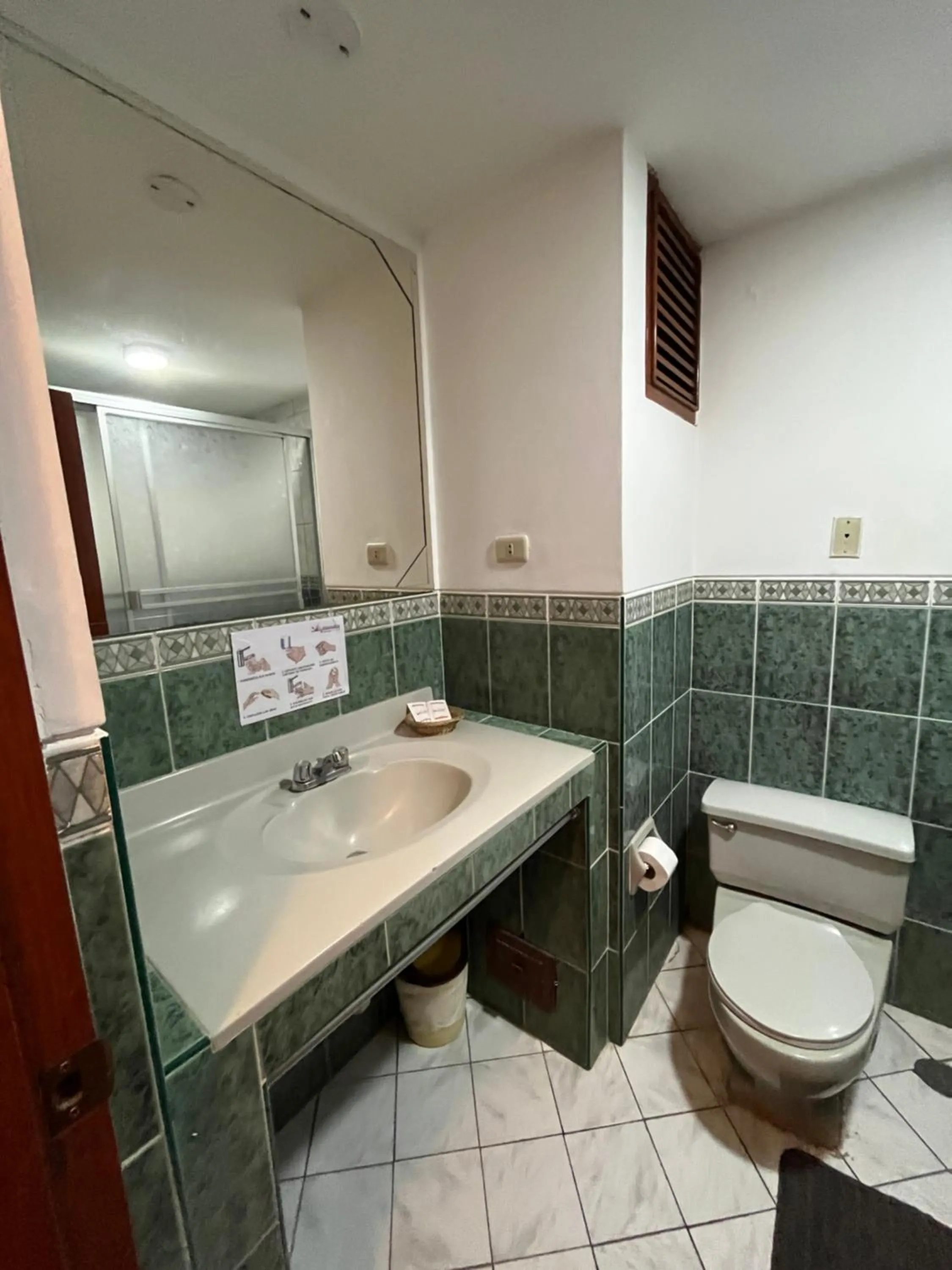 Bathroom in Hotel Vilandre