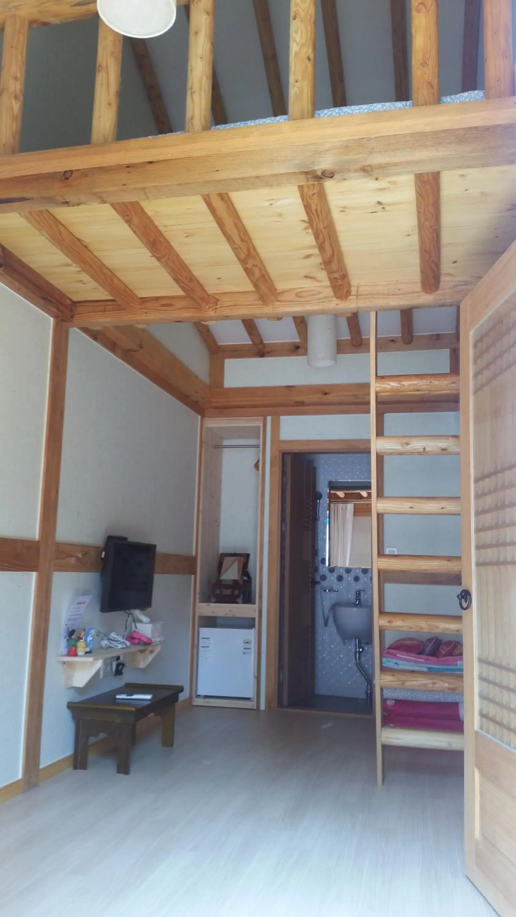 Decorative detail, Bed in Jeongga Hanok