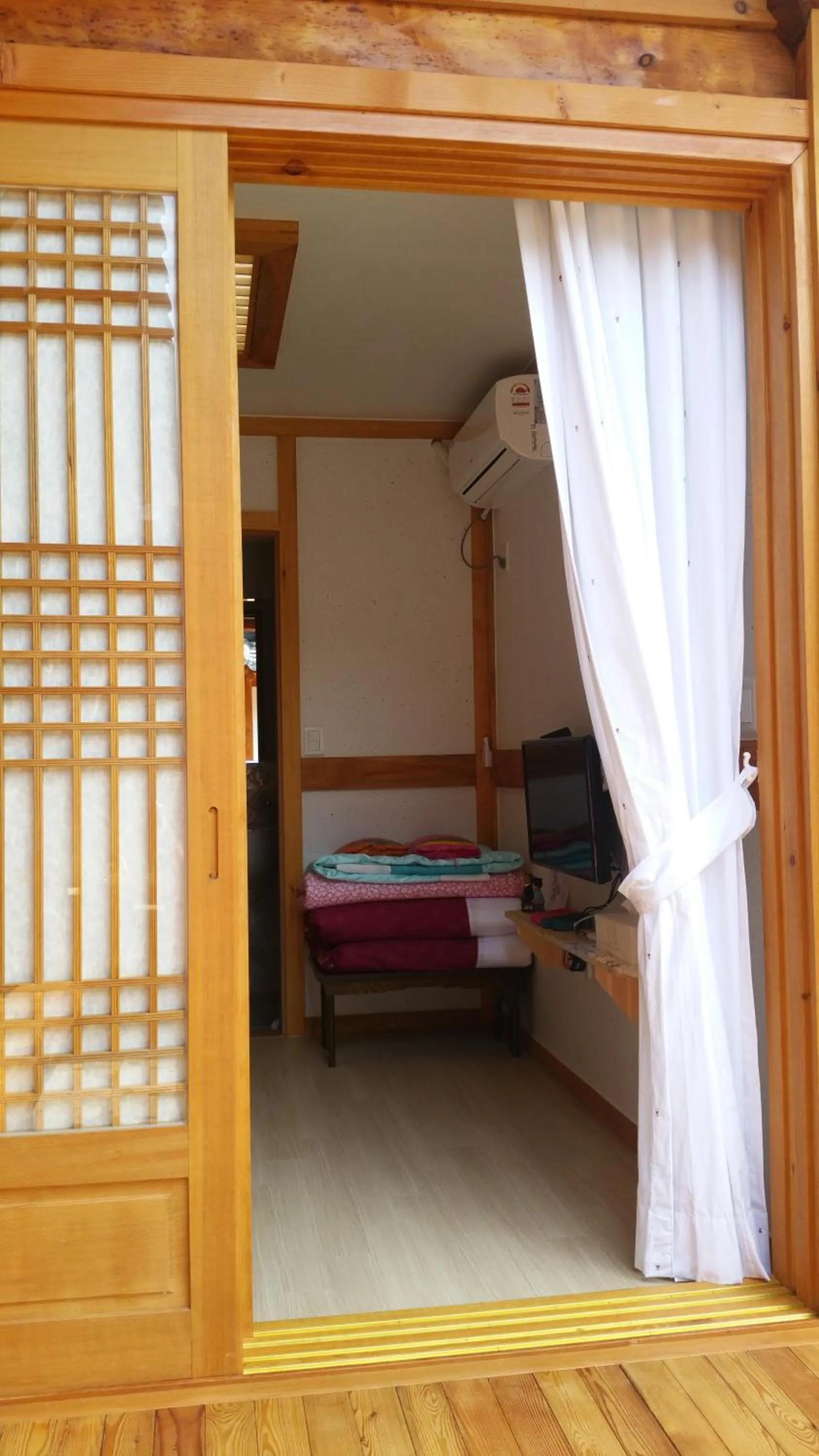 Bed in Jeongga Hanok