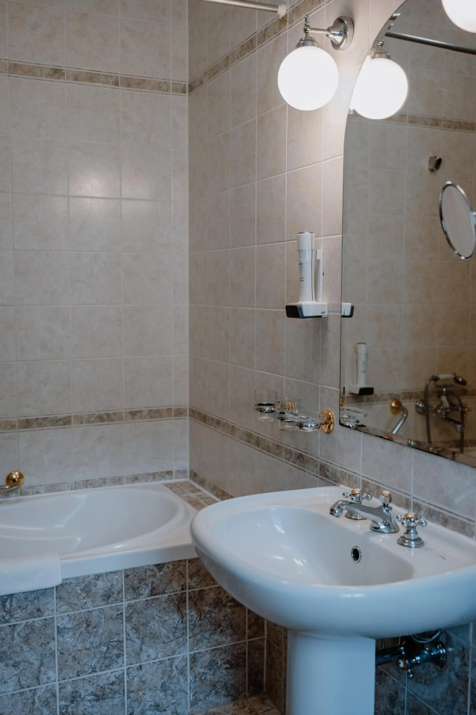 Kastélyhotel Sasvár Resort