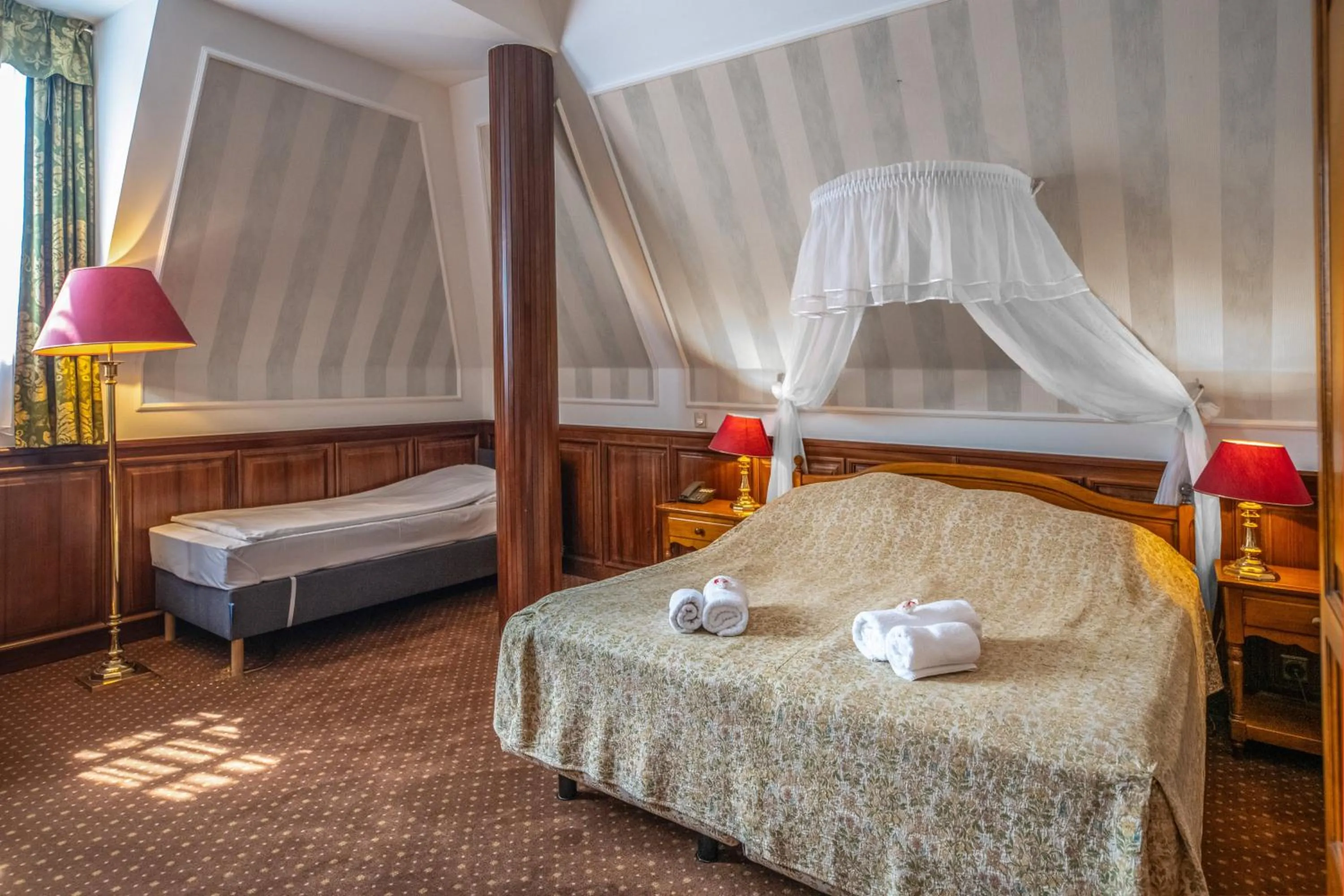 Bed in Kastélyhotel Sasvár Resort