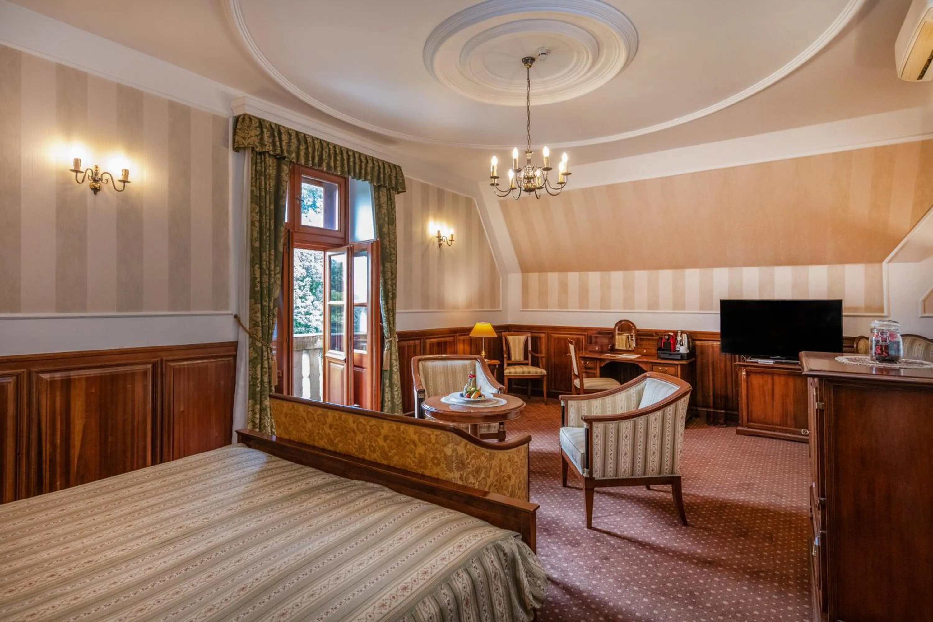 Bed in Kastélyhotel Sasvár Resort