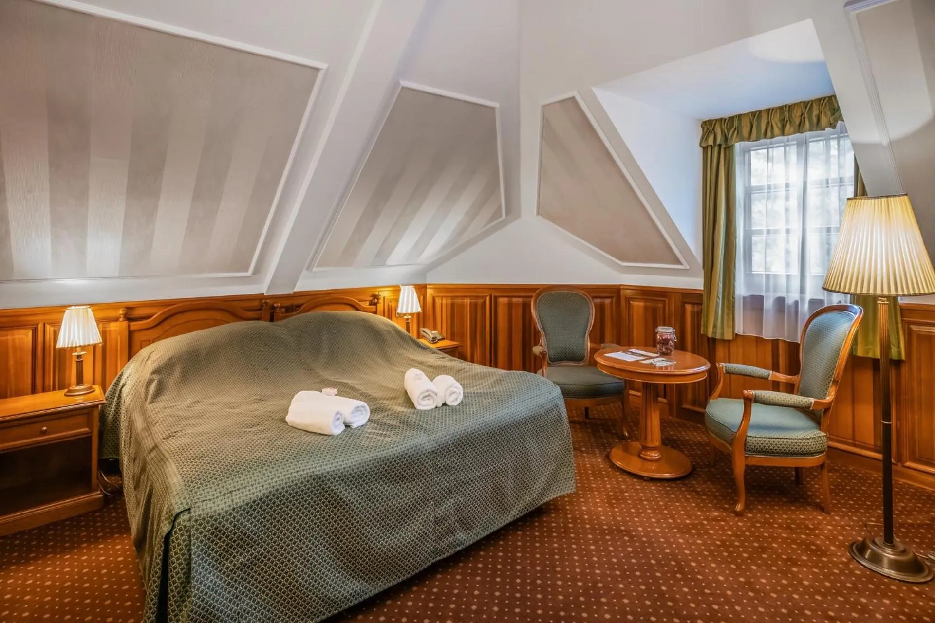 Bed in Kastélyhotel Sasvár Resort