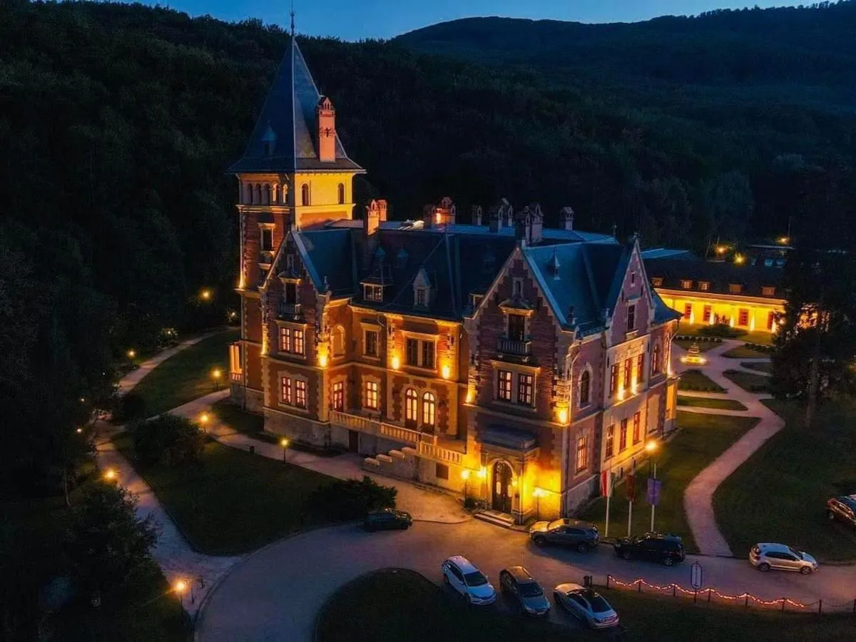 Kastélyhotel Sasvár Resort