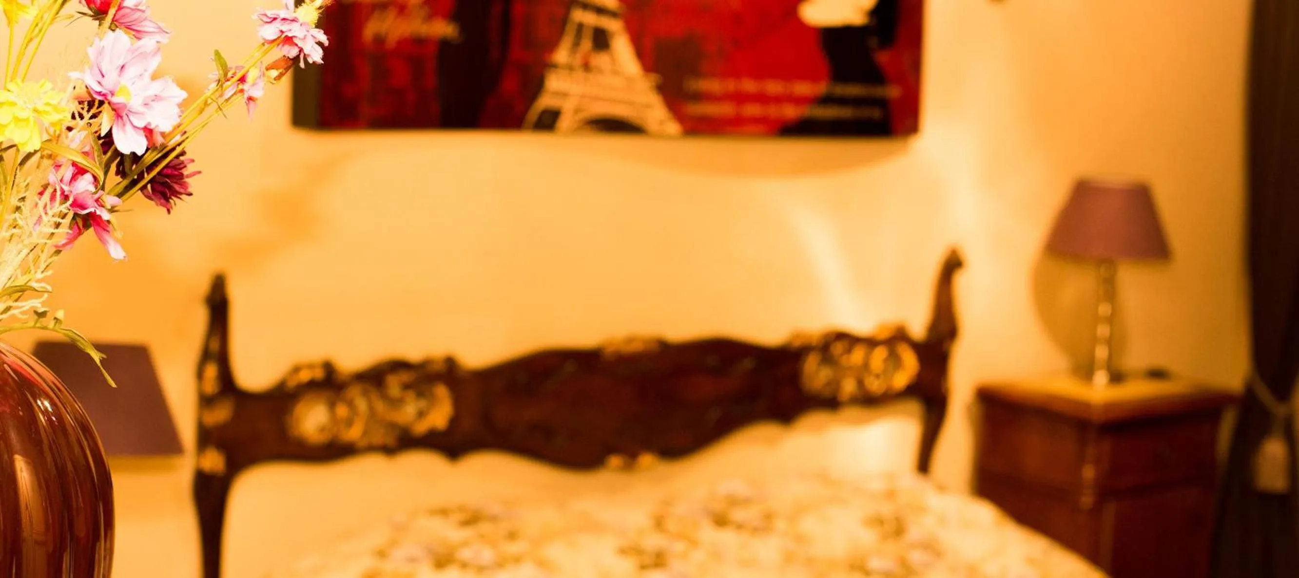 Bed in Almanuda Naturist Village