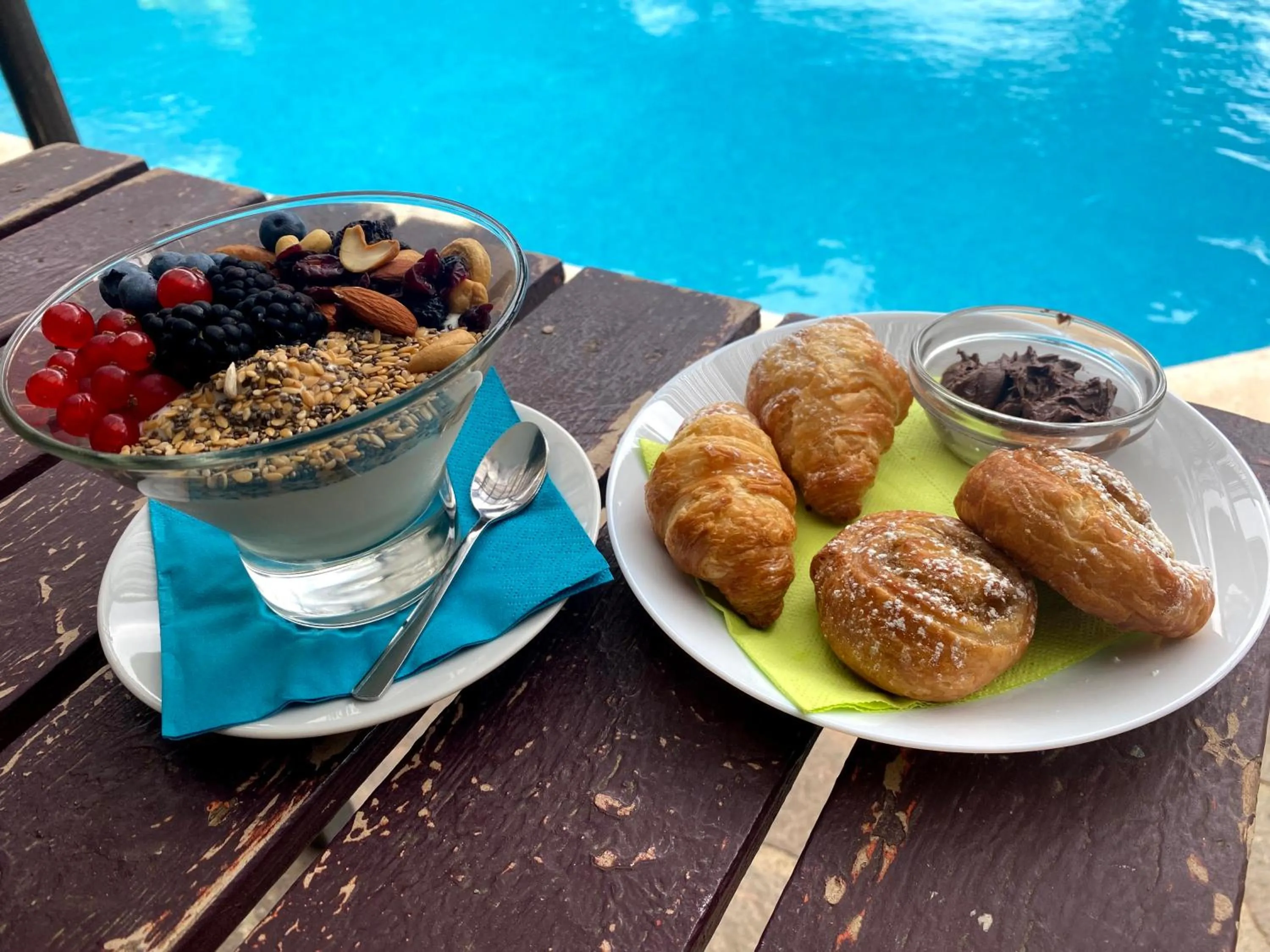 Food and drinks in Almanuda Naturist Village