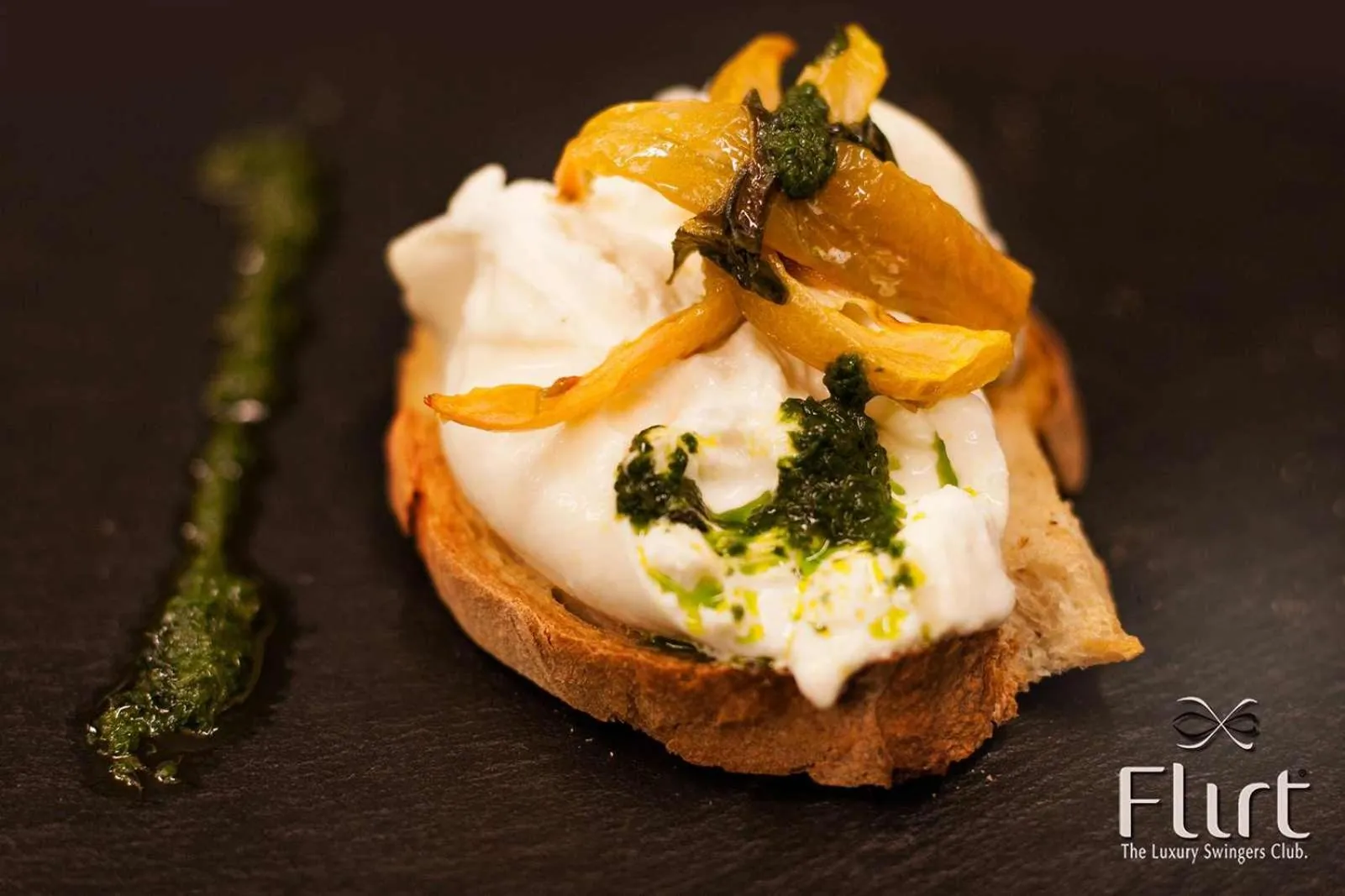 Restaurant/places to eat in Almanuda Naturist Village