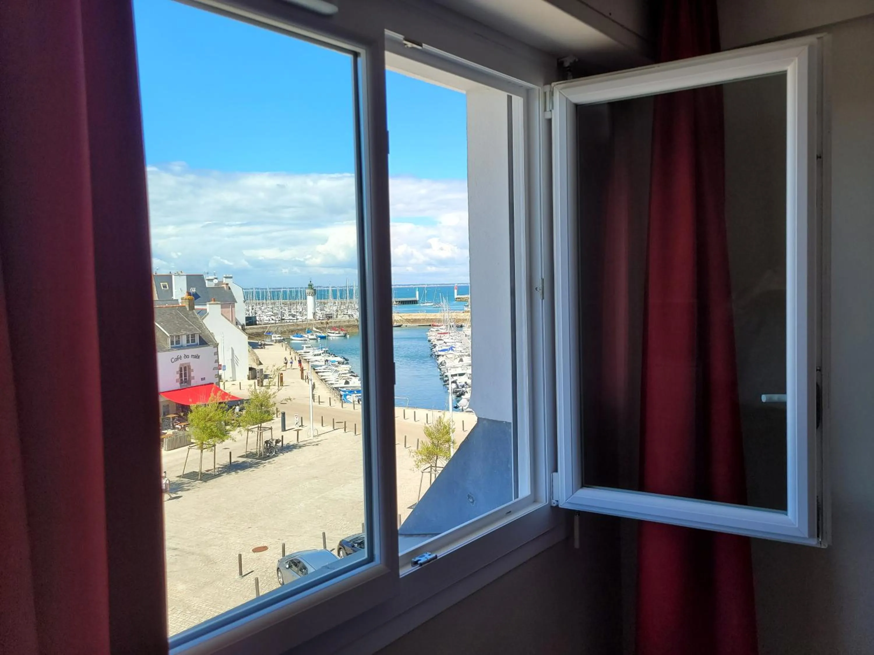 Property building in Hôtel Port Haliguen
