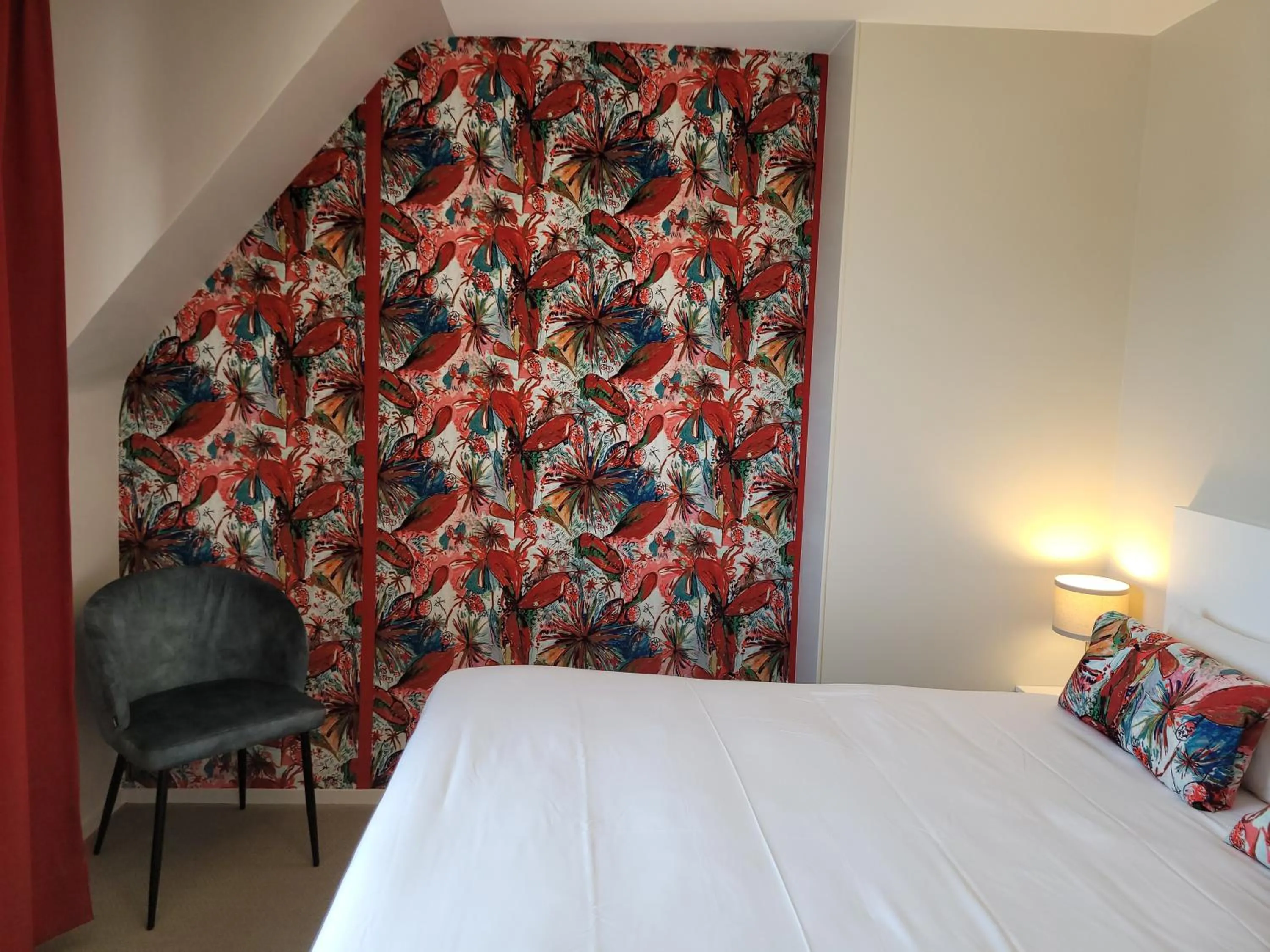 Sea view, Bed in Hôtel Port Haliguen