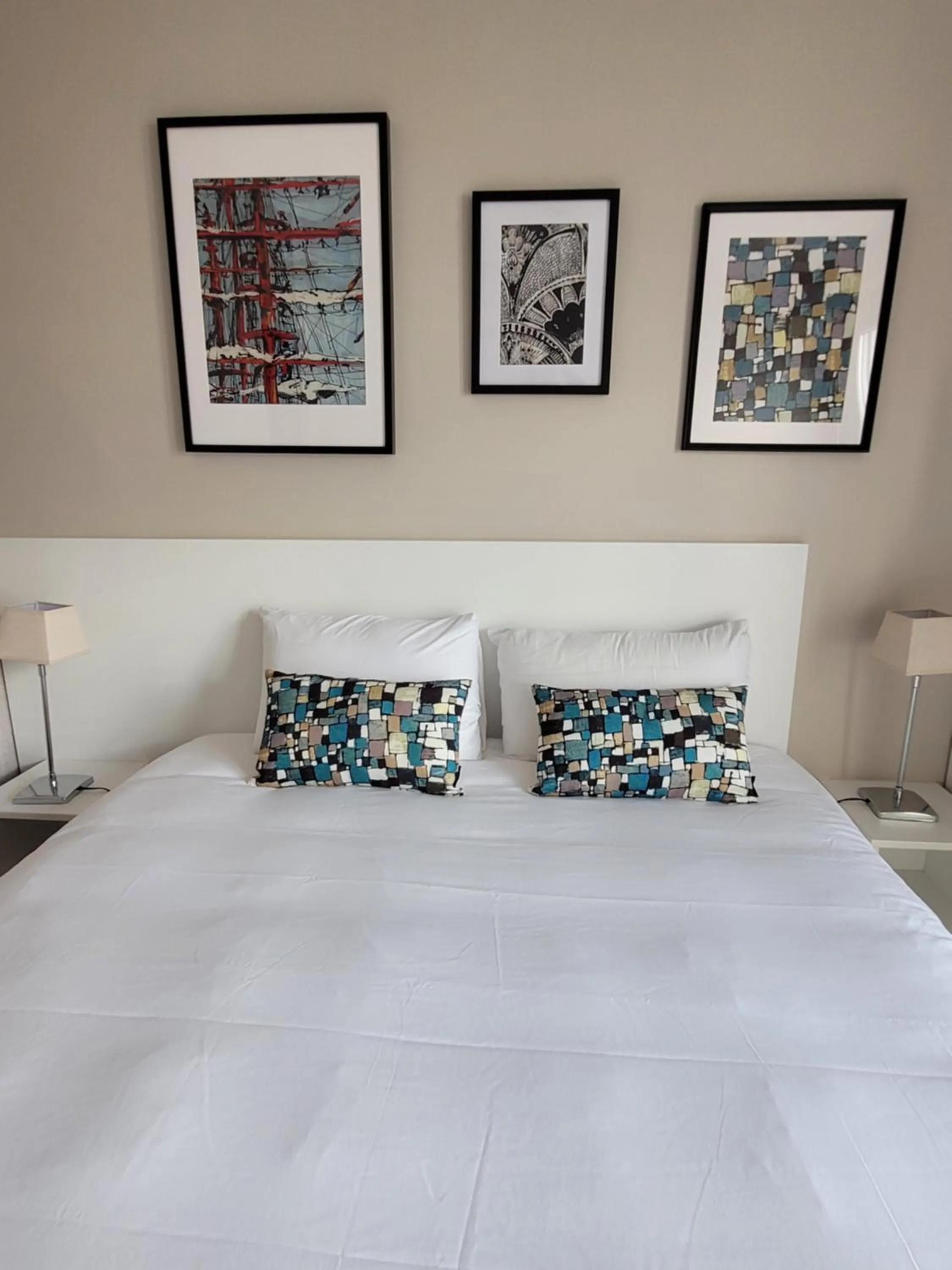 Property building, Bed in Hôtel Port Haliguen