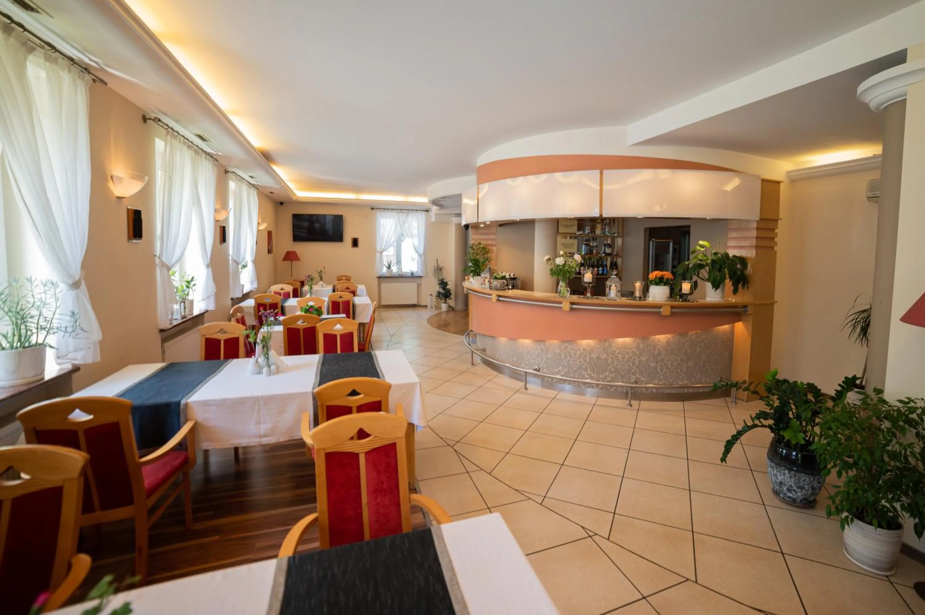 Restaurant/places to eat in Delta In