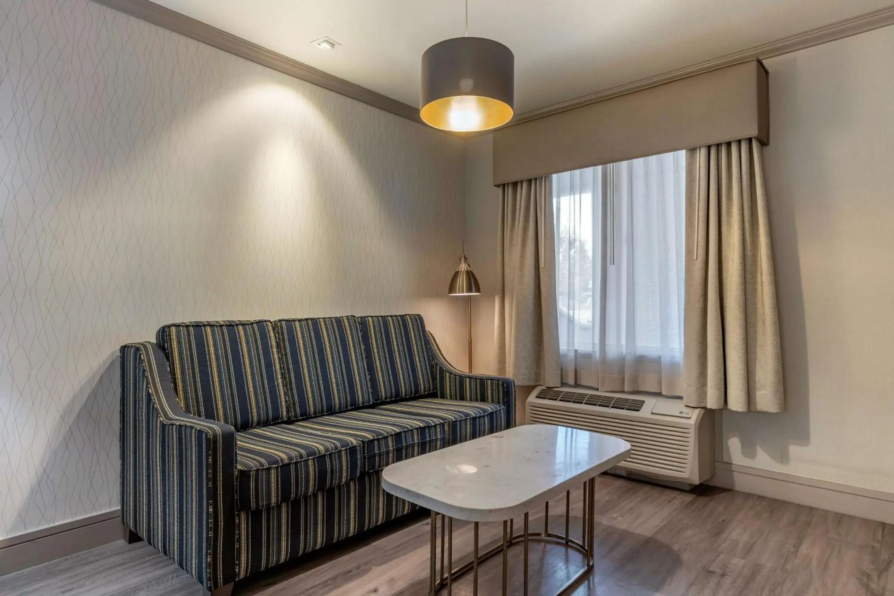 Bedroom in Best Western Plus Executive Suites Bedroom in Best Western Plus Executive Suites