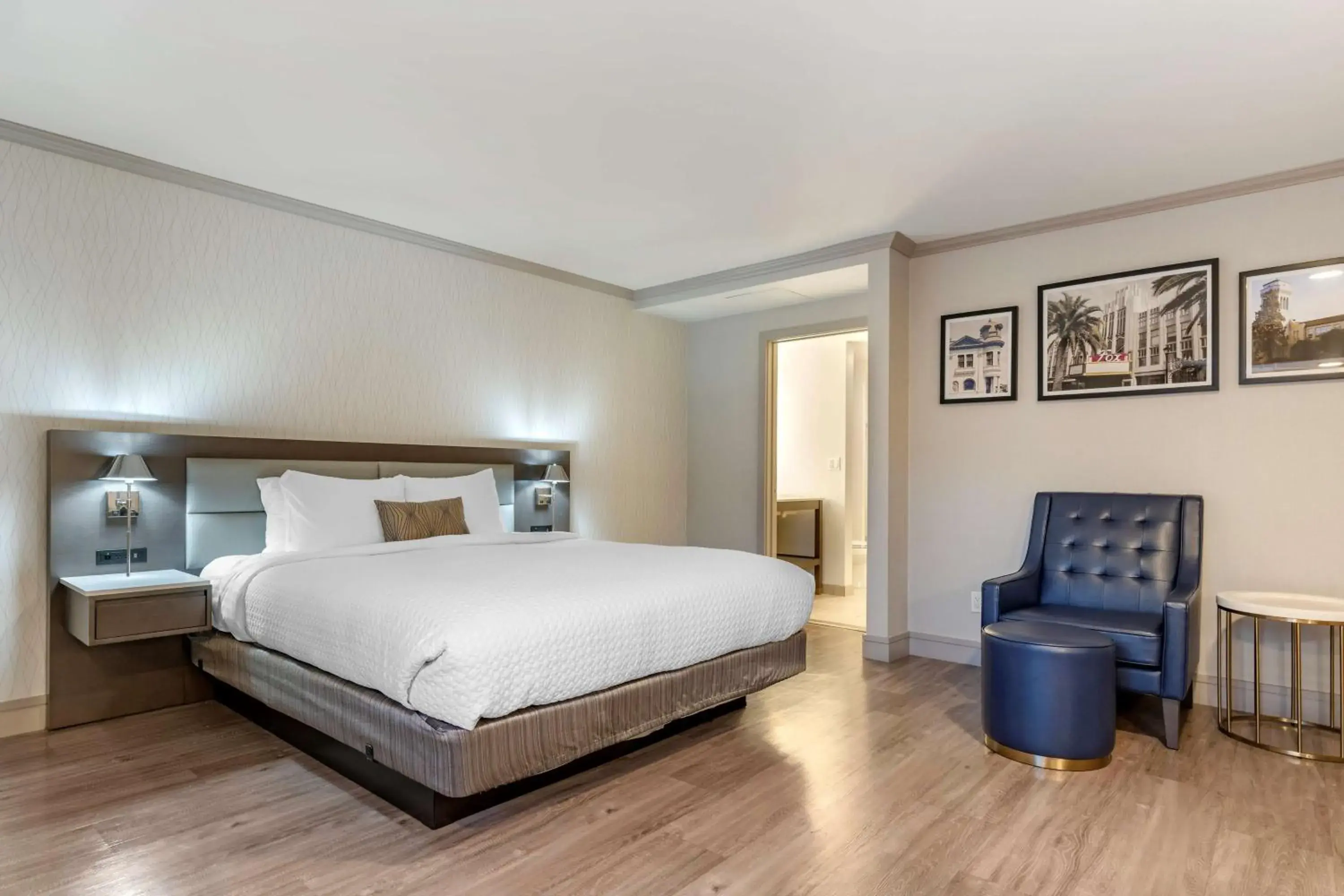 Bedroom, Bed in Best Western Plus Executive Suites Bedroom, Bed in Best Western Plus Executive Suites