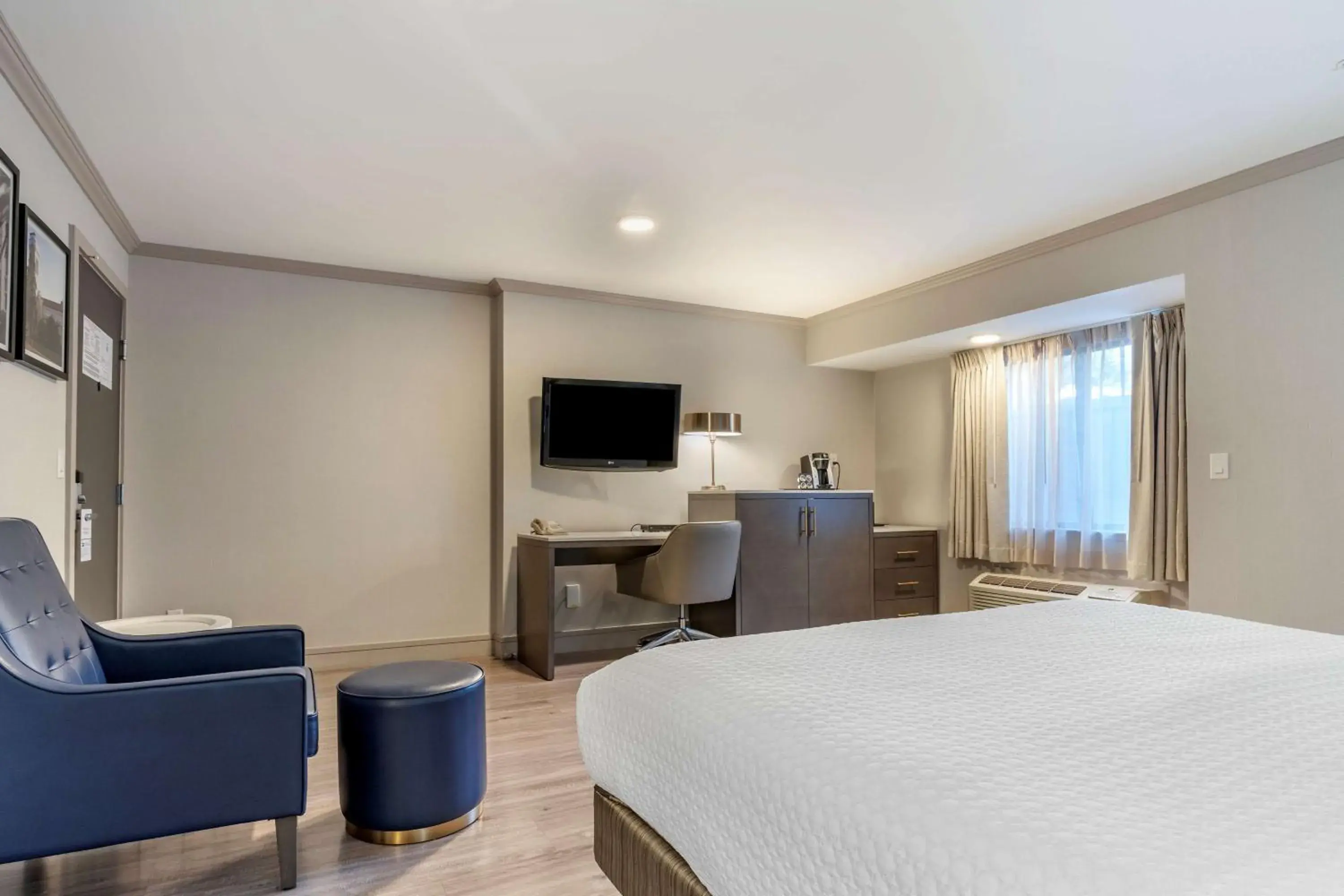 Bedroom, Bed in Best Western Plus Executive Suites Bedroom, Bed in Best Western Plus Executive Suites