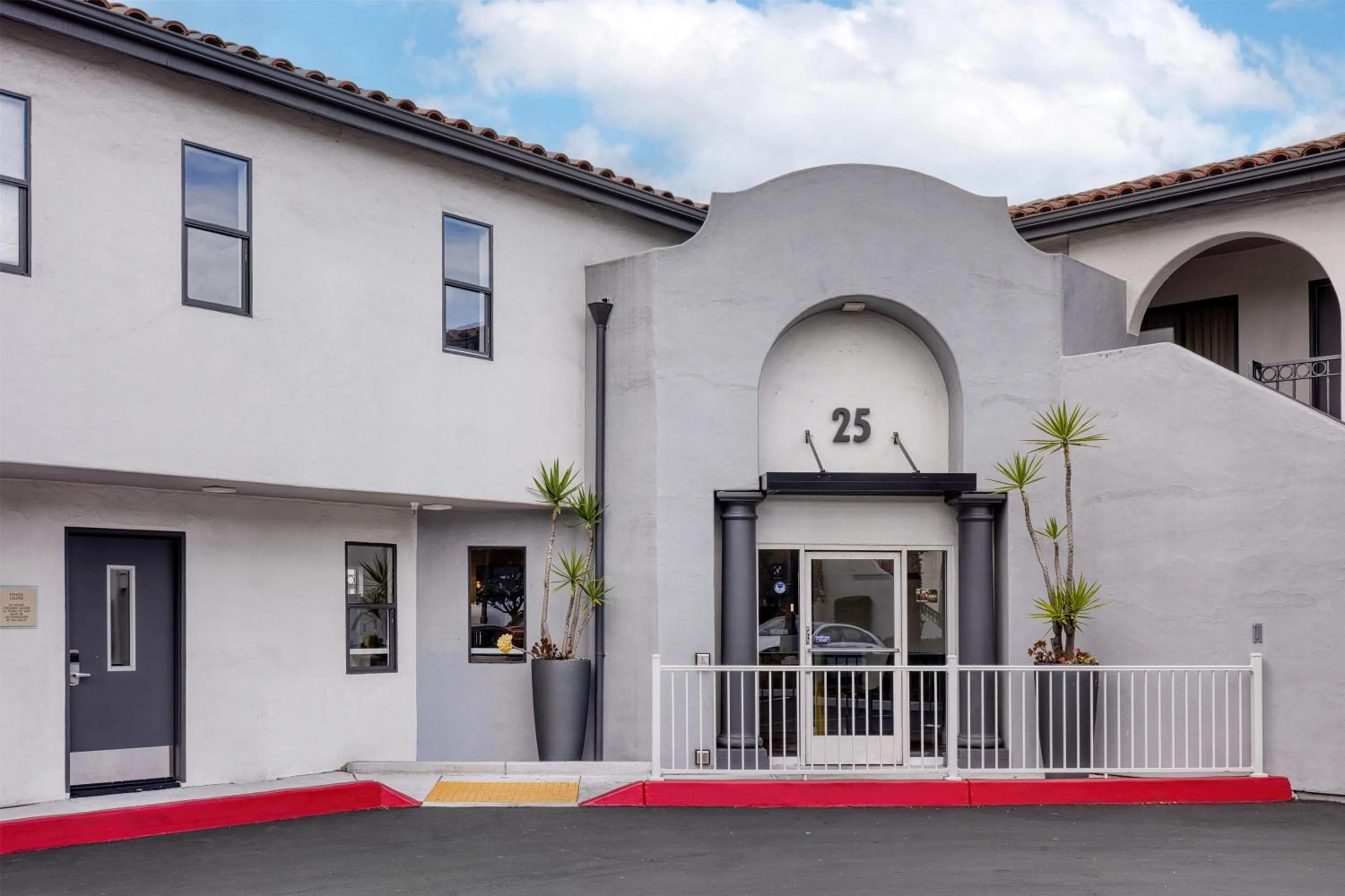 Property building in Best Western Plus Executive Suites