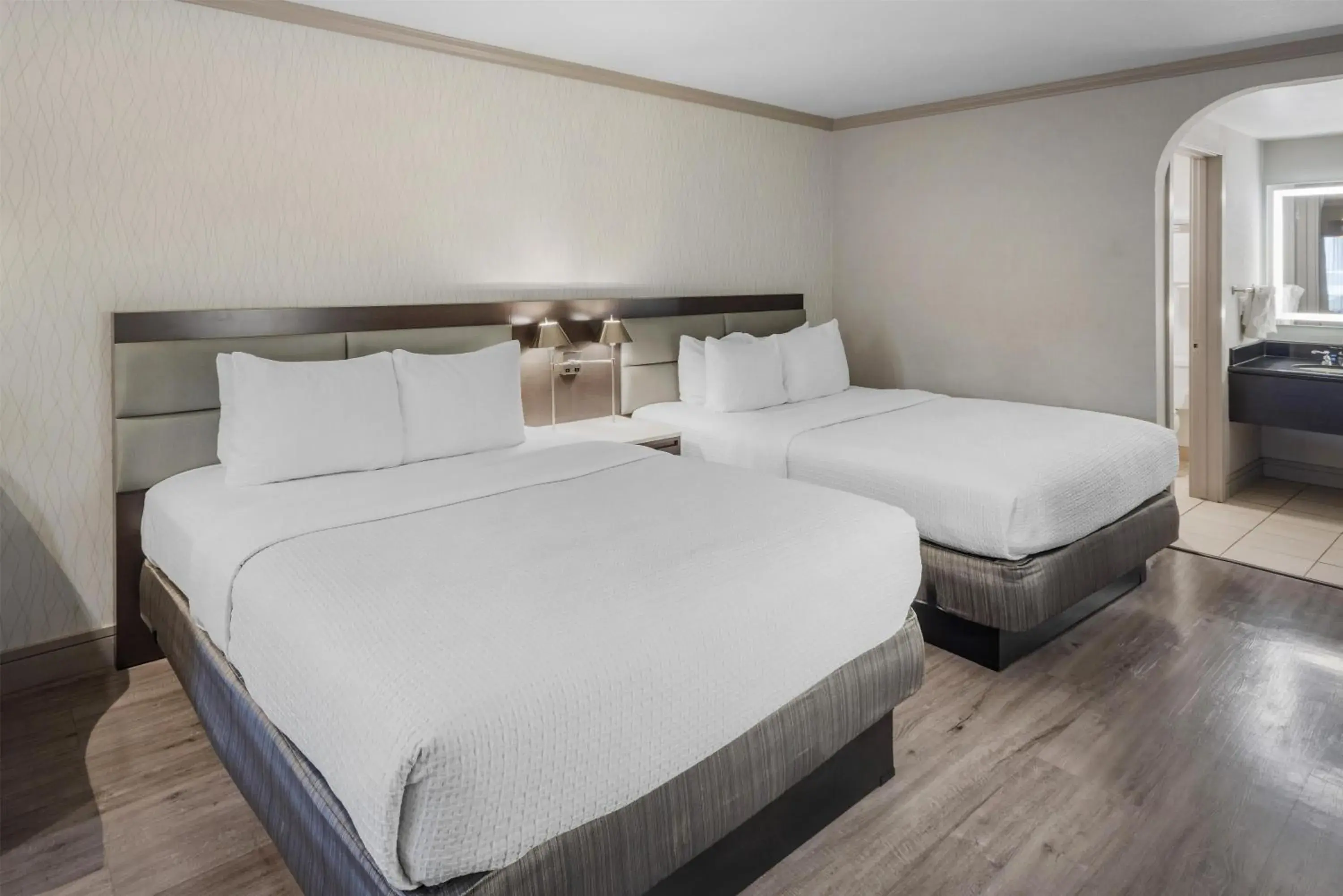 Bedroom, Bed in Best Western Plus Executive Suites Bedroom, Bed in Best Western Plus Executive Suites