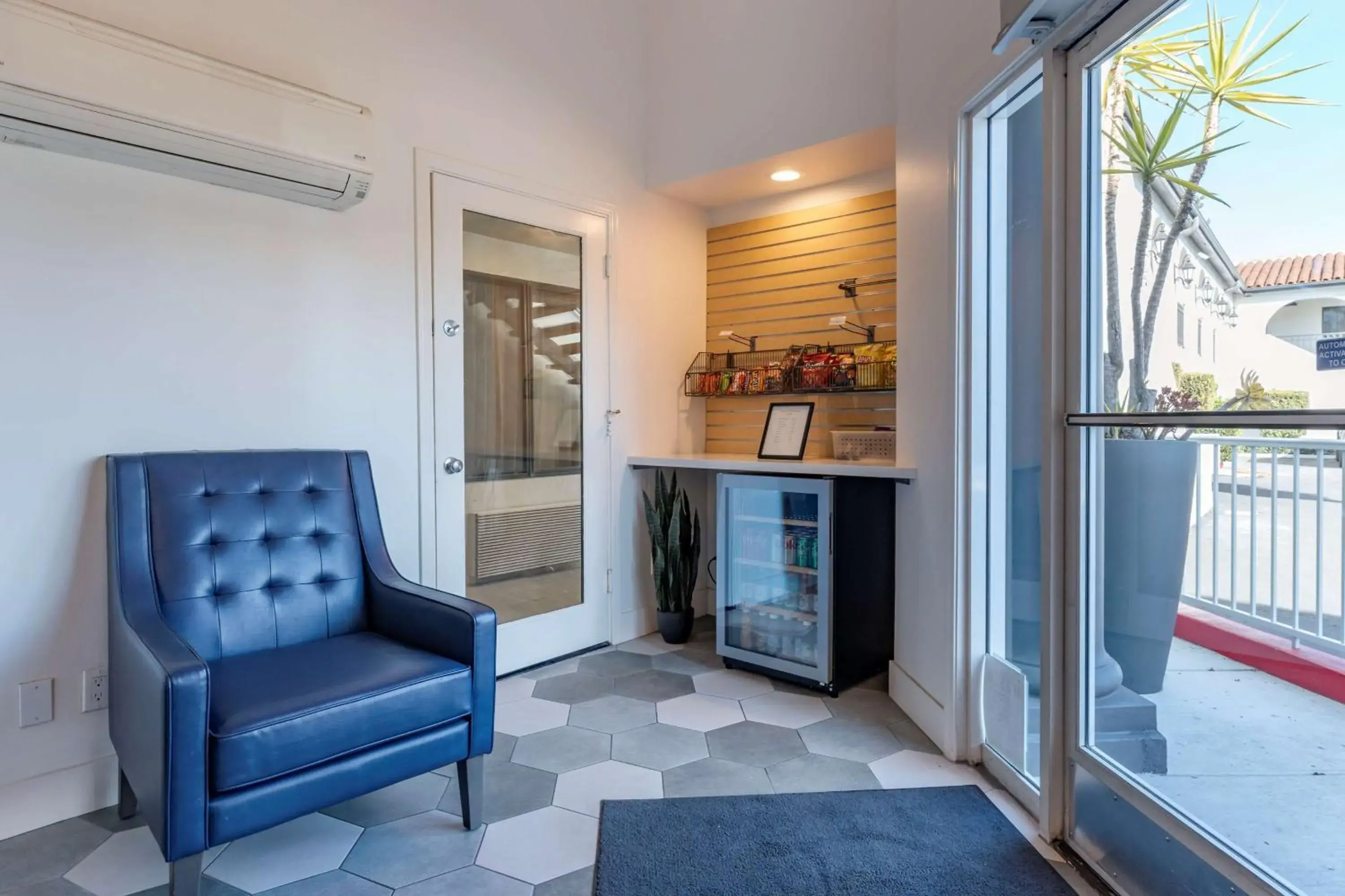 Lobby or reception in Best Western Plus Executive Suites Lobby or reception in Best Western Plus Executive Suites