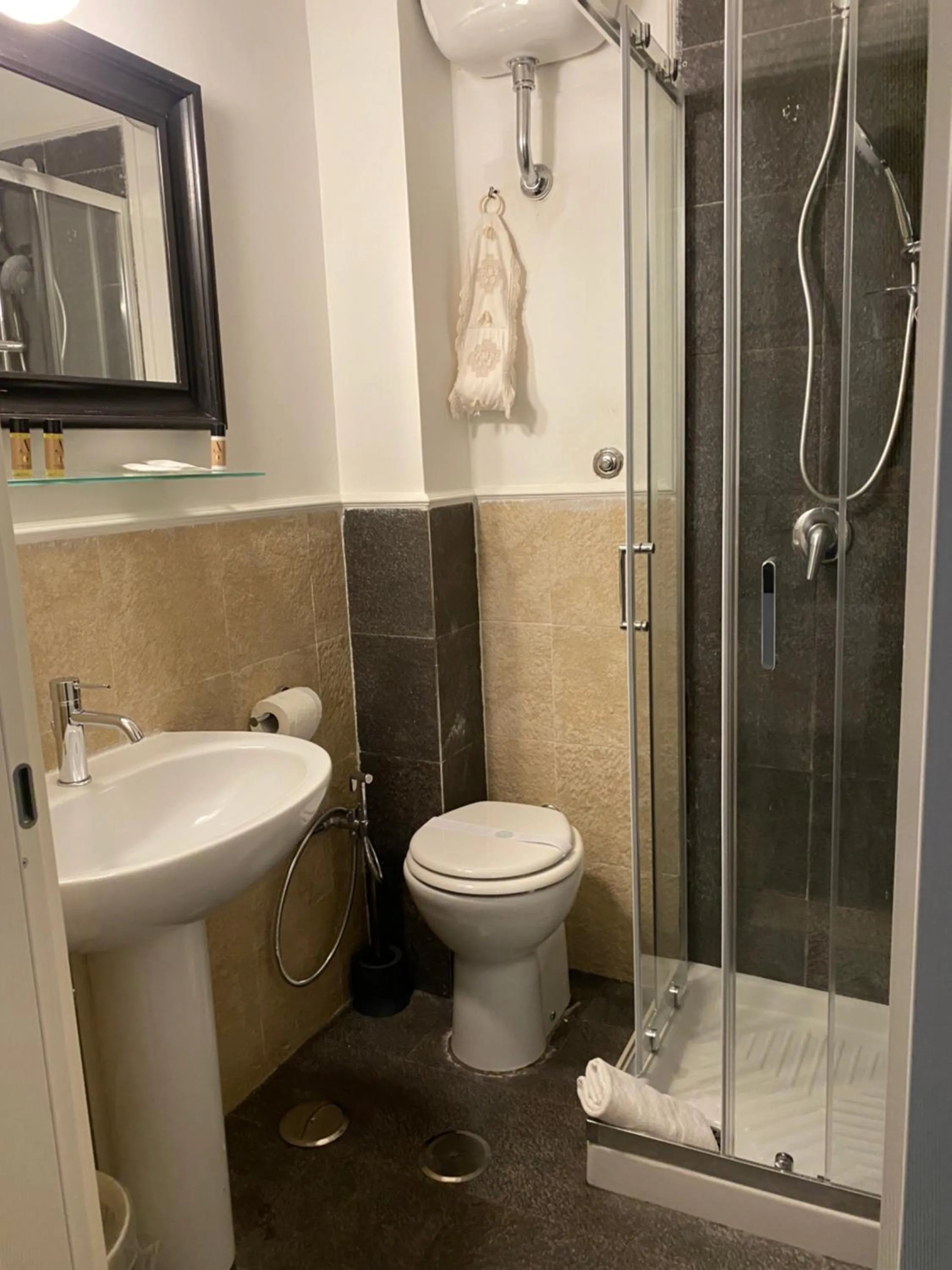 Shower in Hotel Plebiscito Aparthotel