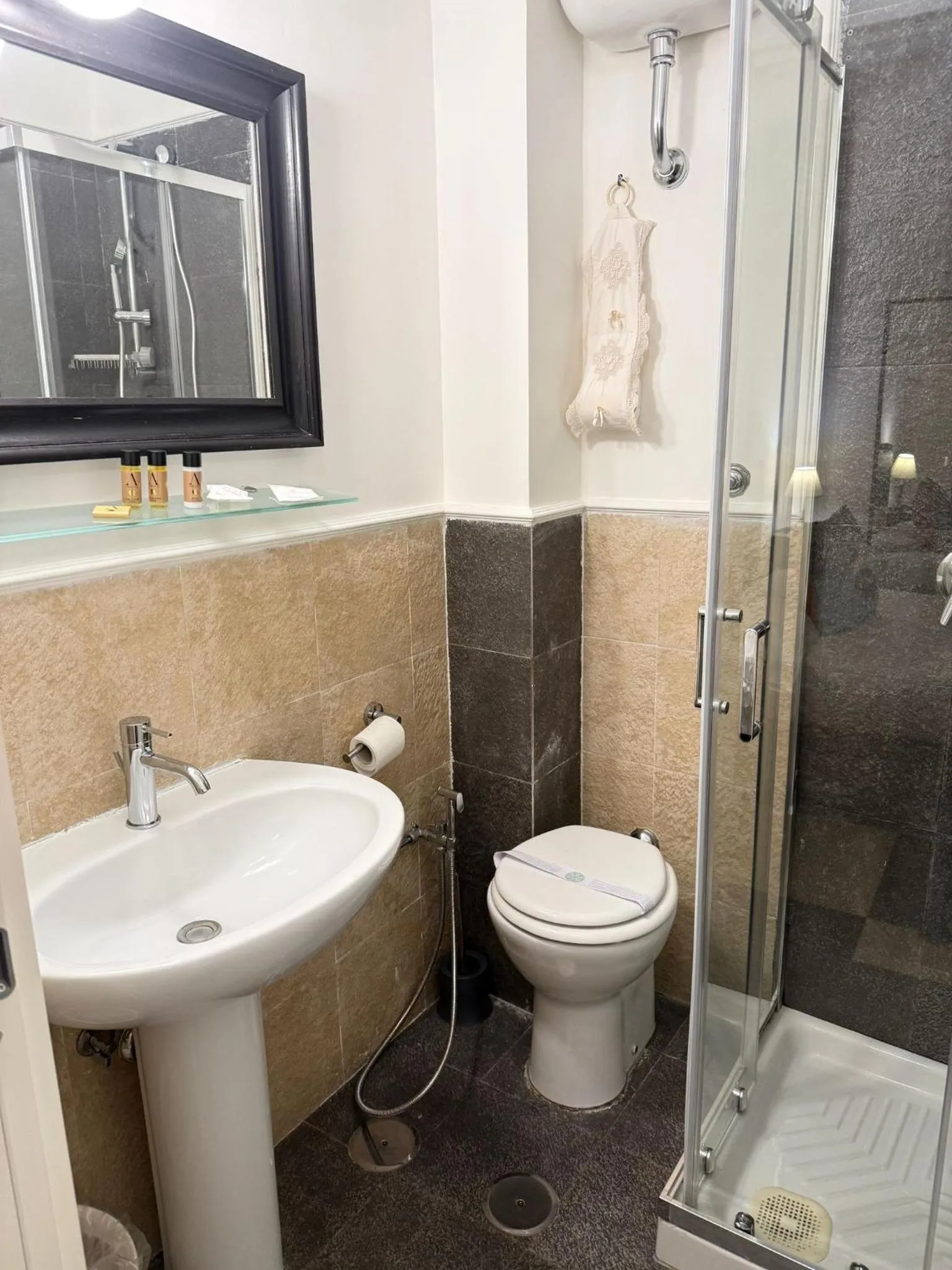 Shower in Hotel Plebiscito Aparthotel