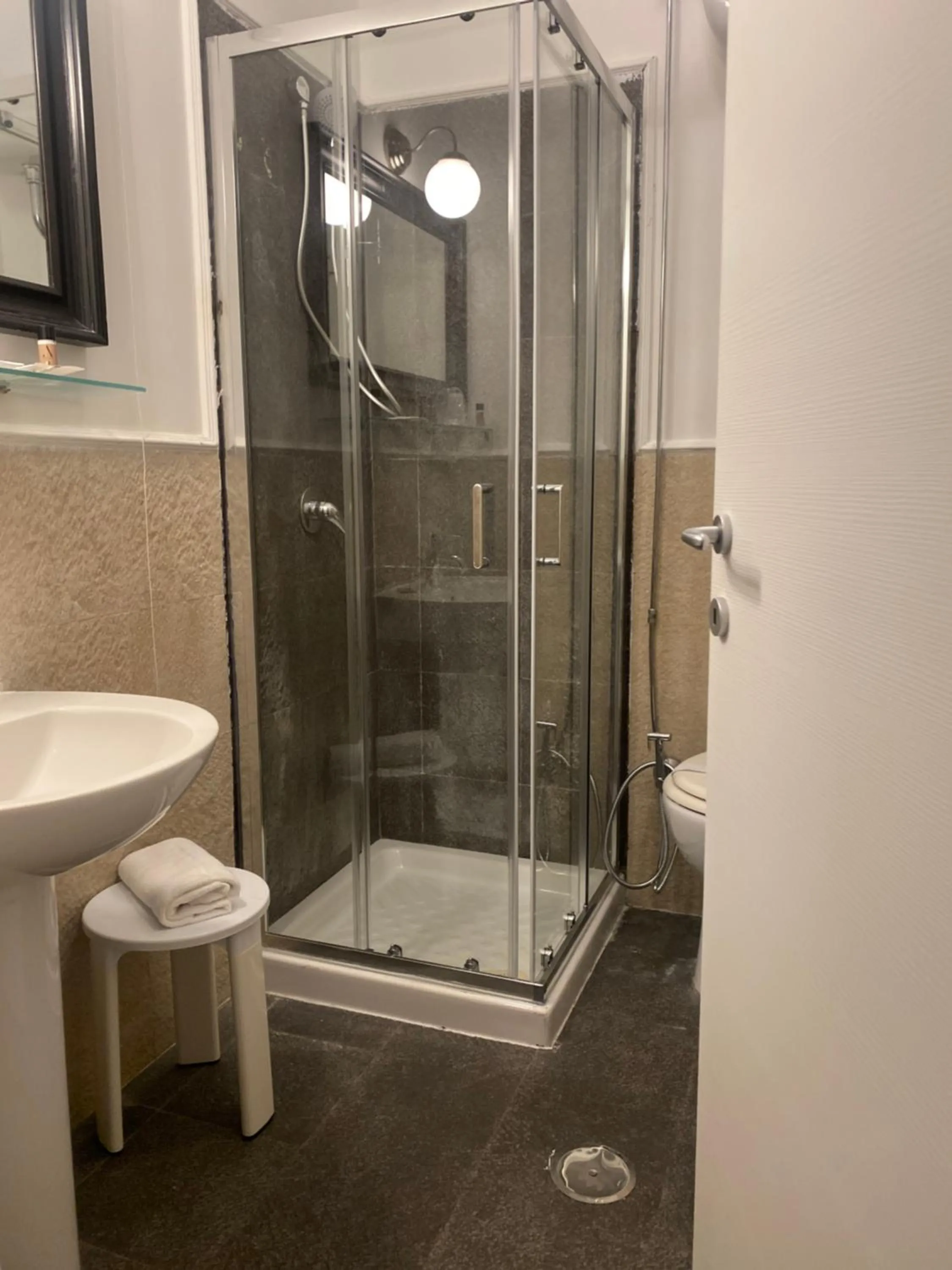 Shower in Hotel Plebiscito Aparthotel