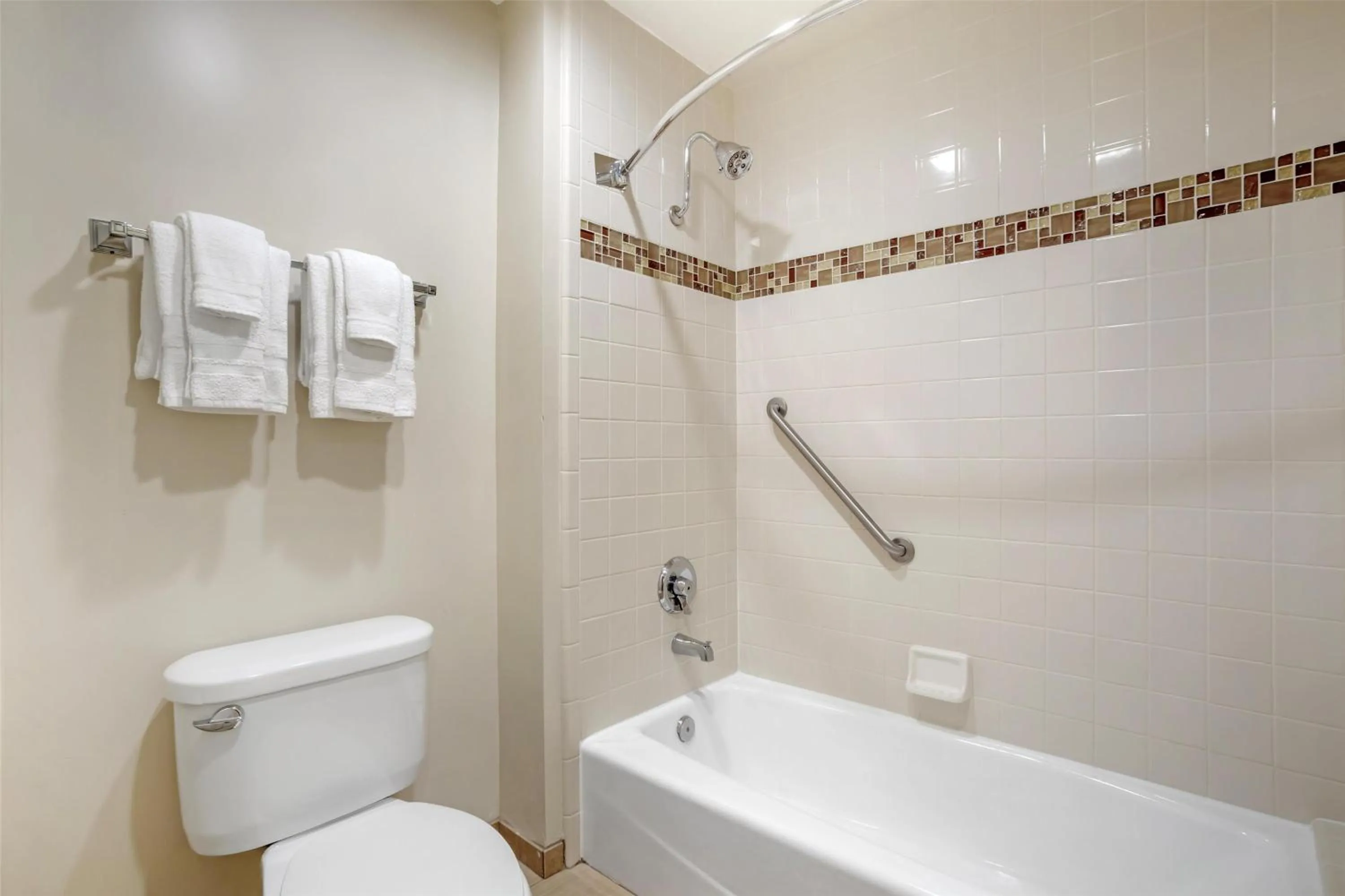 Bathroom in Best Western Plus Dixon Davis