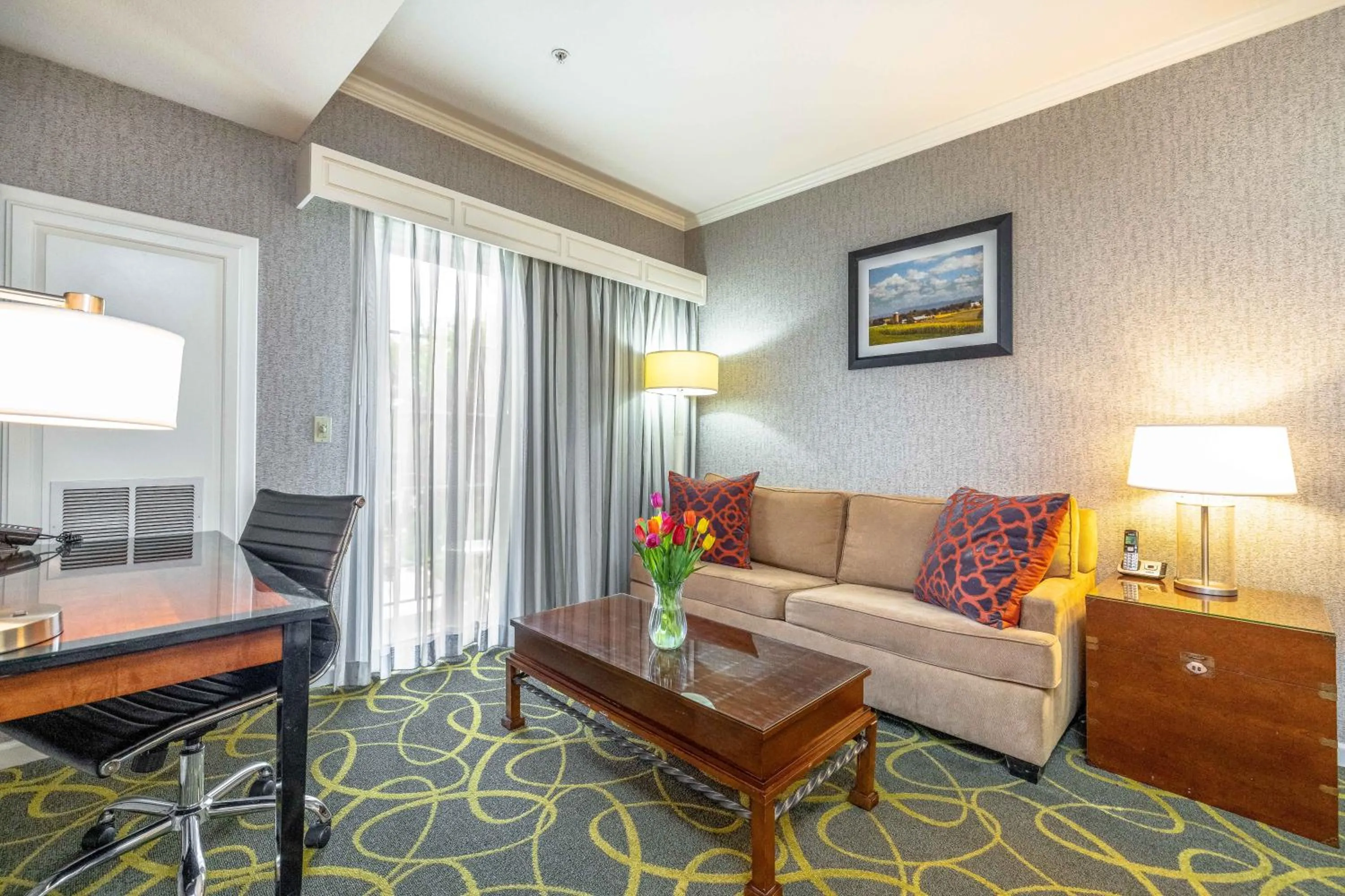 Bedroom in Best Western Plus Dixon Davis