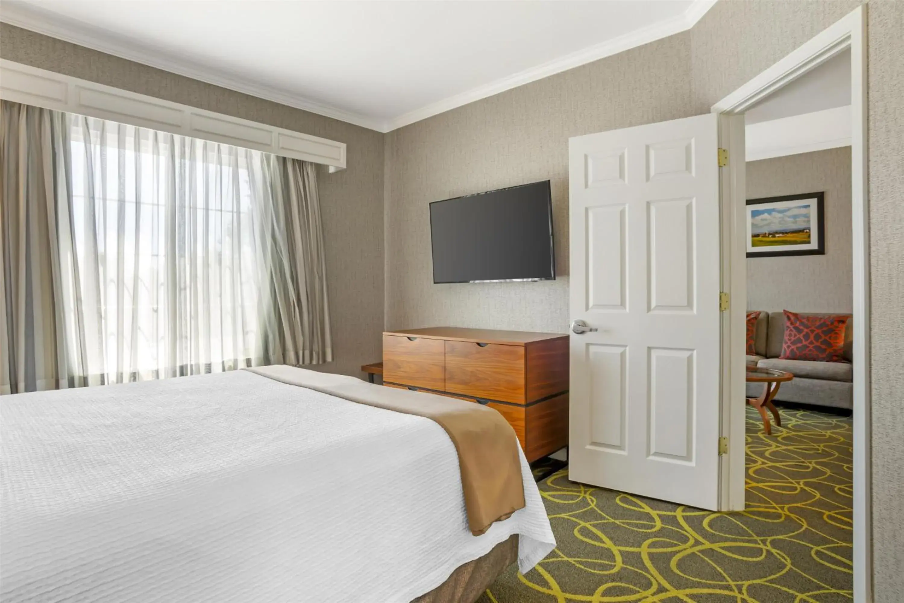 Photo of the whole room, Bed in Best Western Plus Dixon Davis Photo of the whole room, Bed in Best Western Plus Dixon Davis